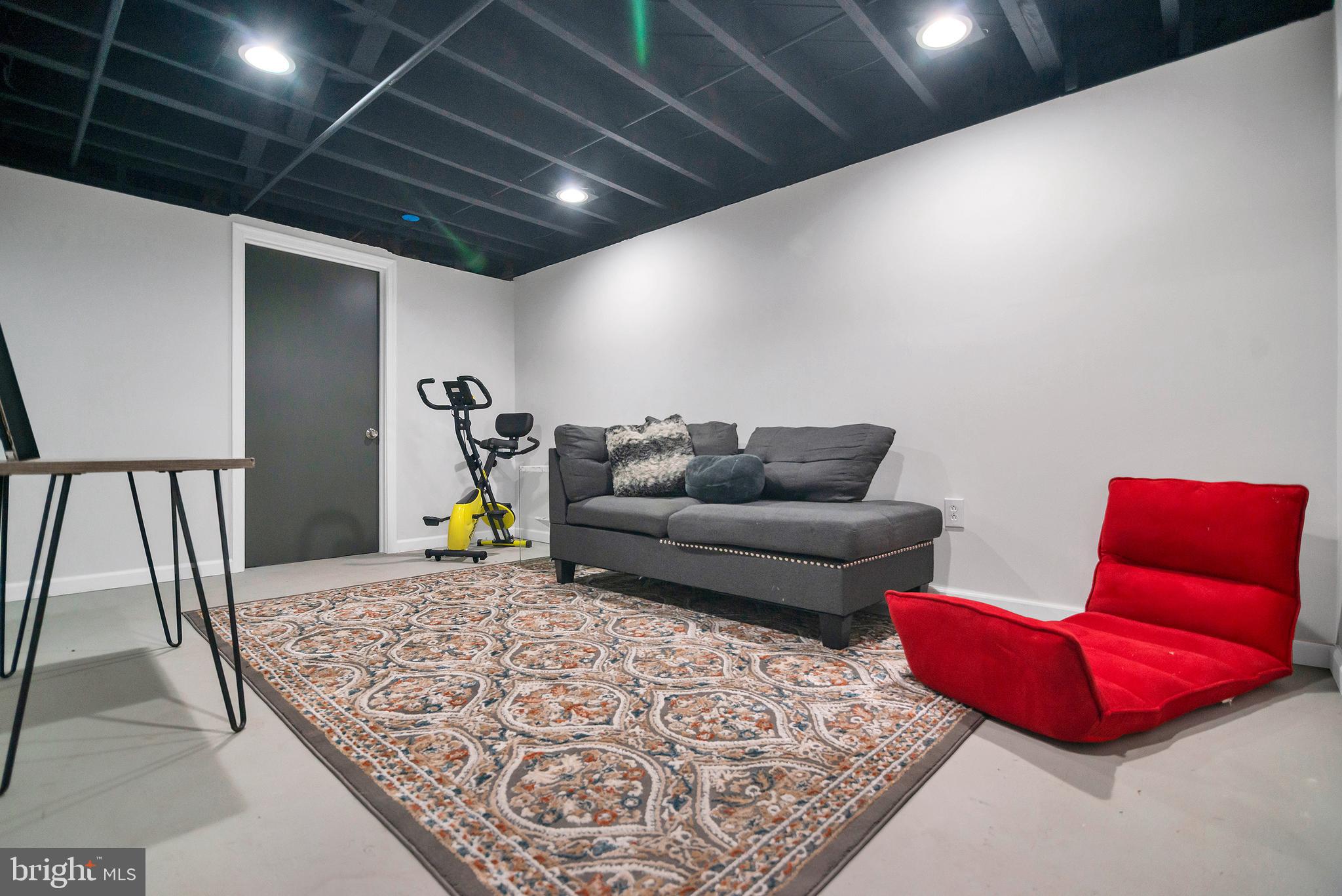 VIOLETVILLE - Residential Lease