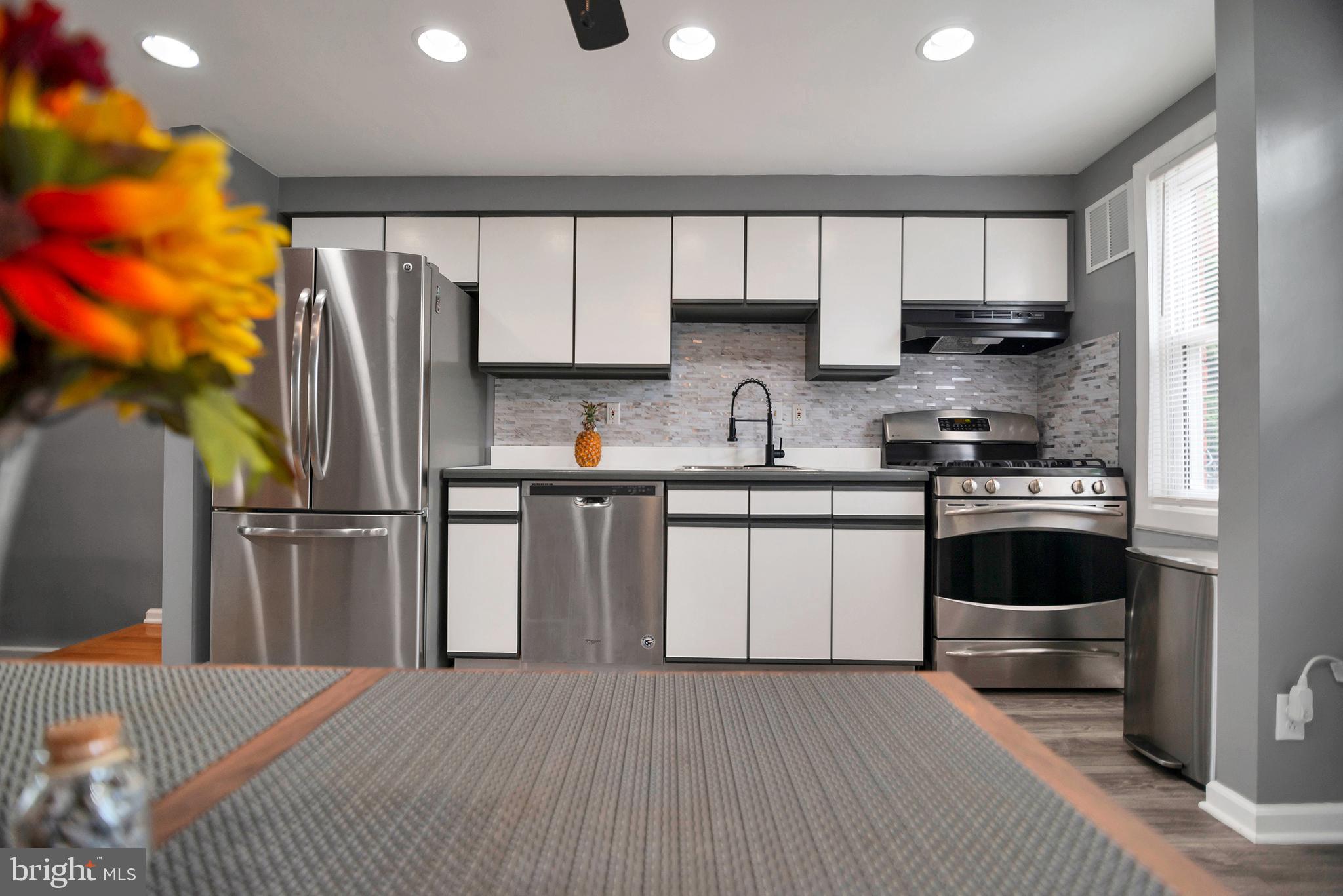 VIOLETVILLE - Residential Lease