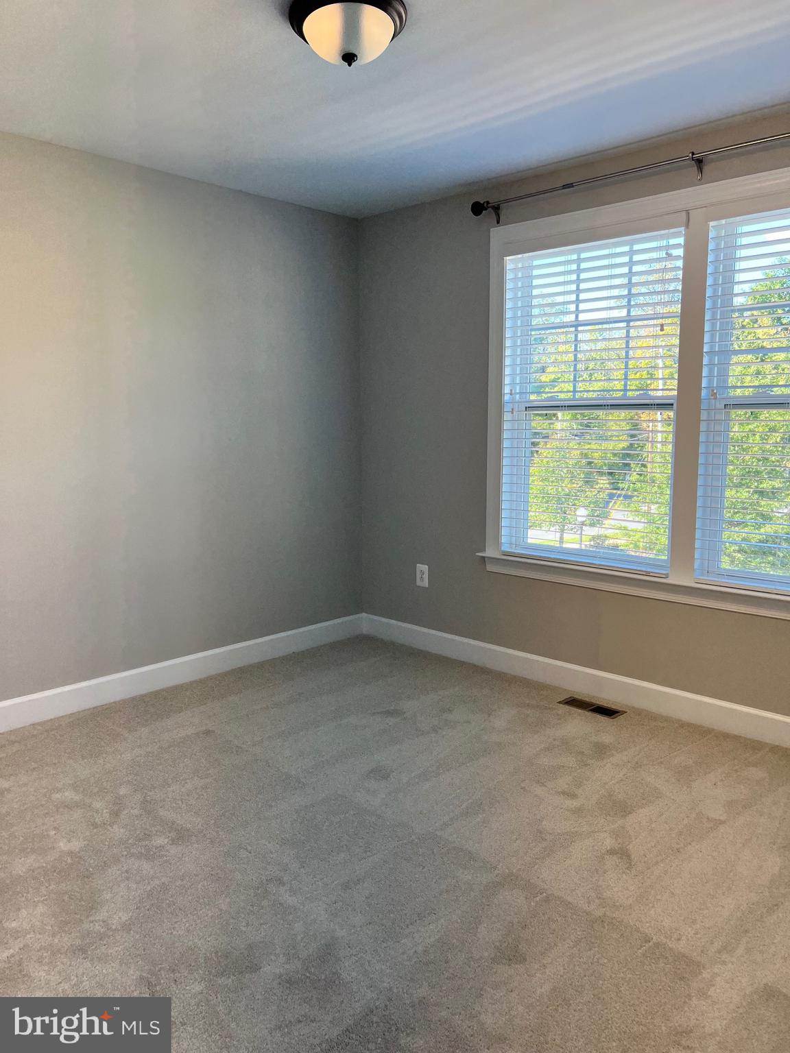 OAKTON EAST - Residential Lease