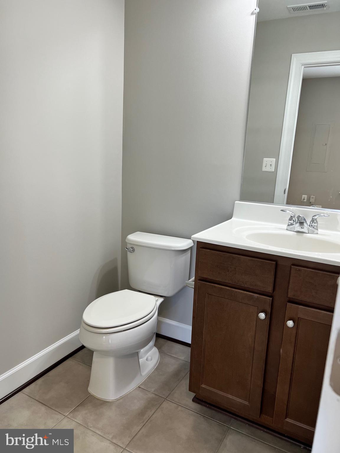 OAKTON EAST - Residential Lease