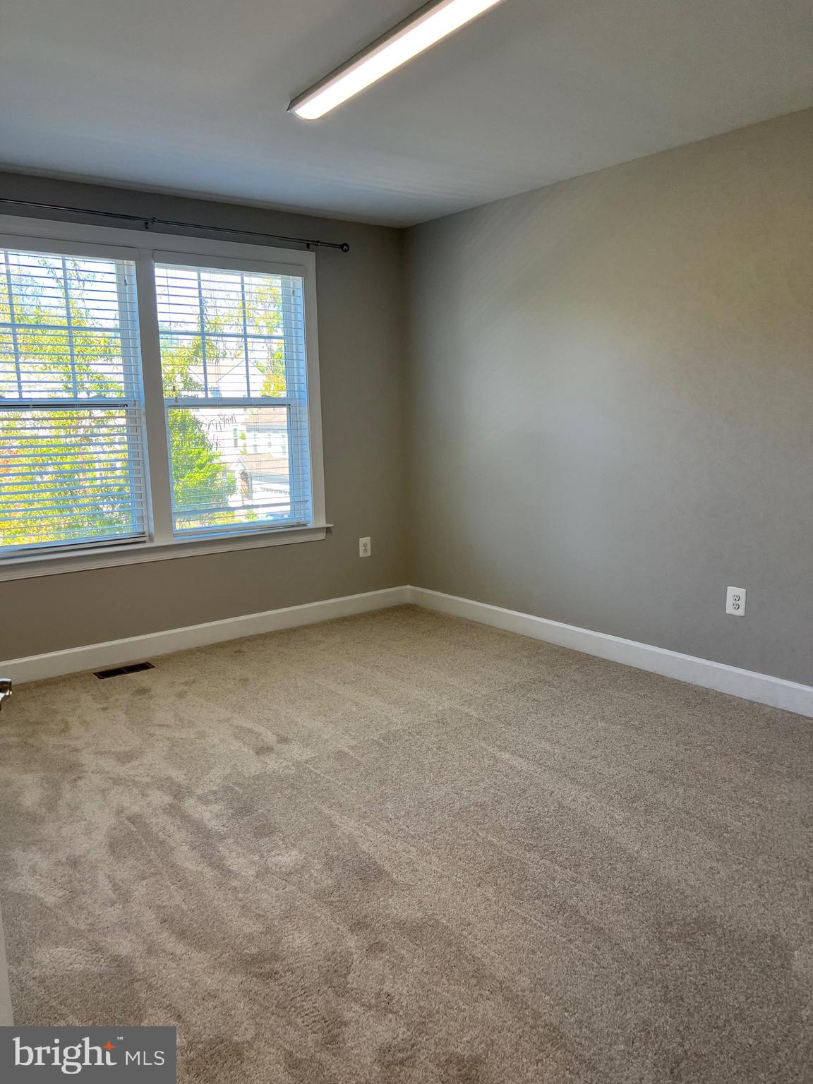 OAKTON EAST - Residential Lease