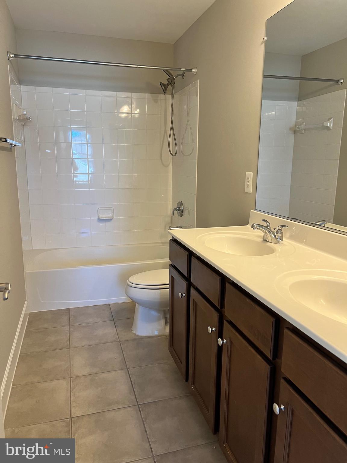 OAKTON EAST - Residential Lease