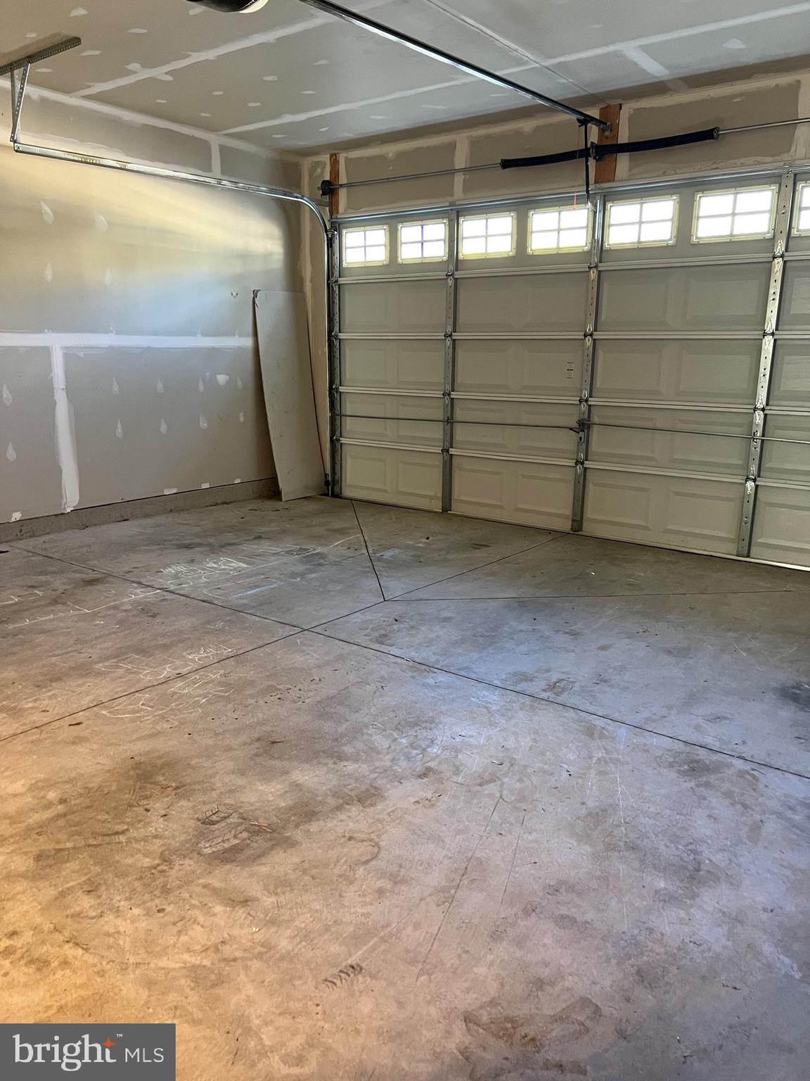 OAKTON EAST - Residential Lease