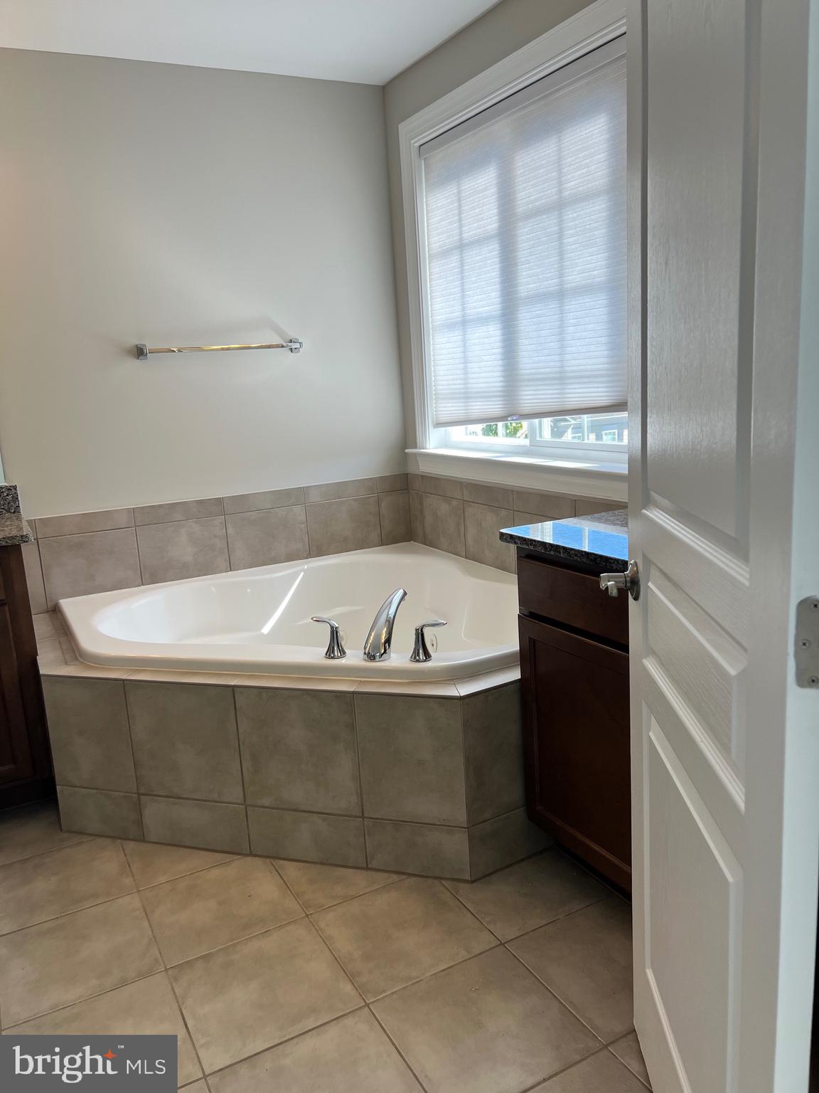 OAKTON EAST - Residential Lease