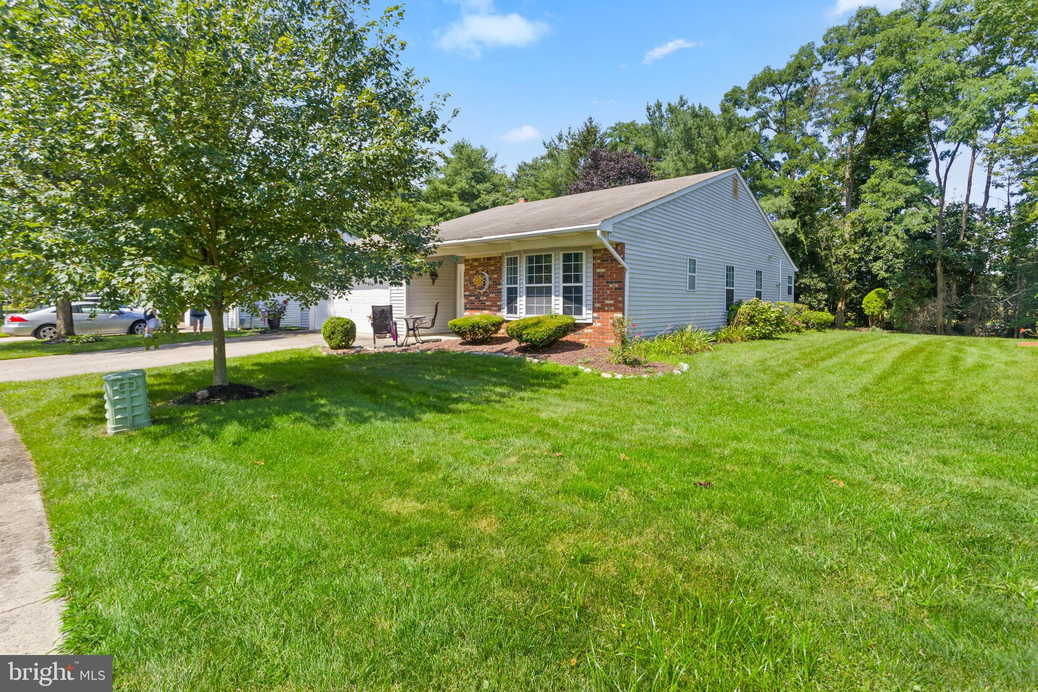 62 DEEP HOLLOW LANE N