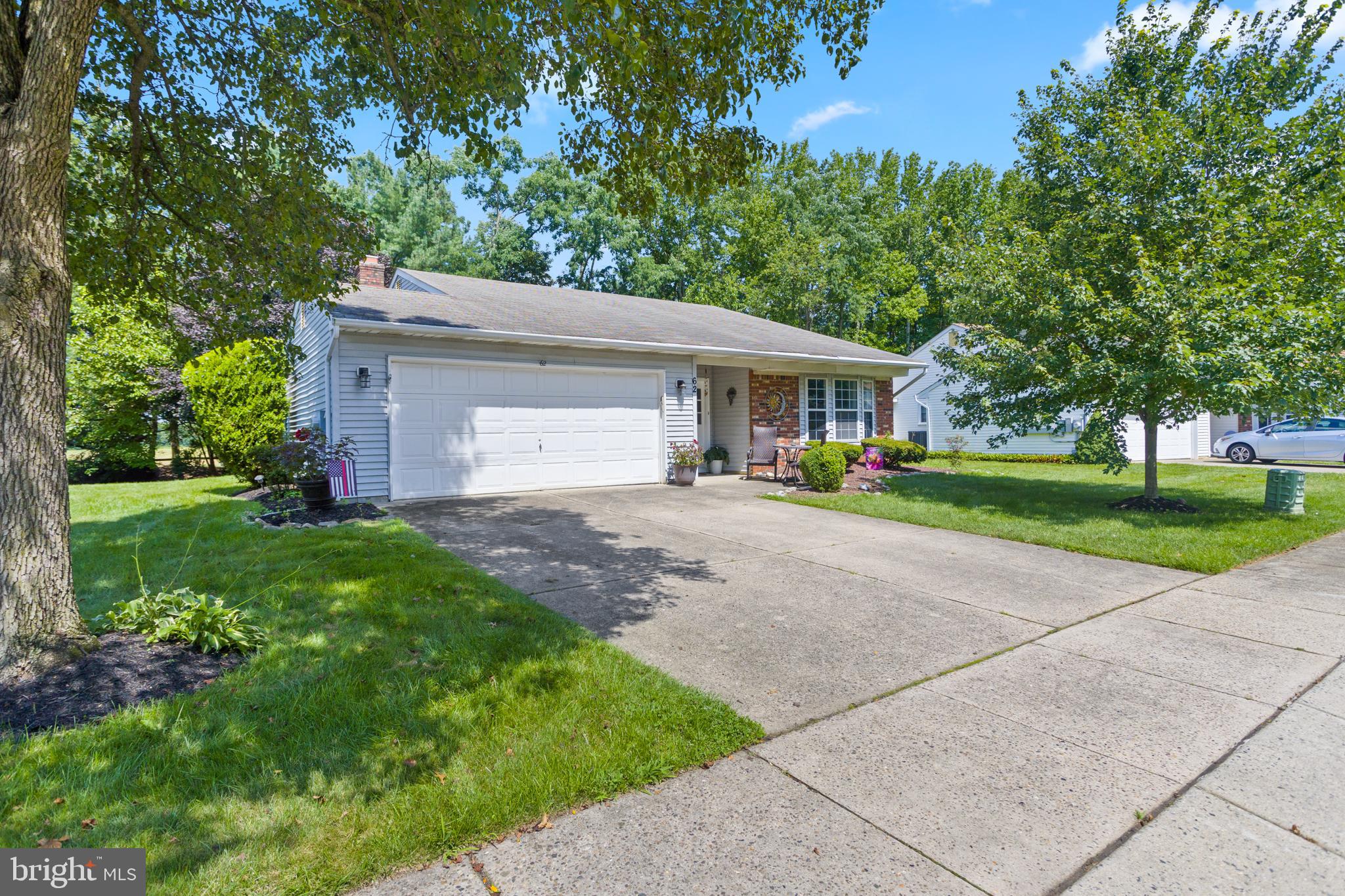 62 DEEP HOLLOW LANE N