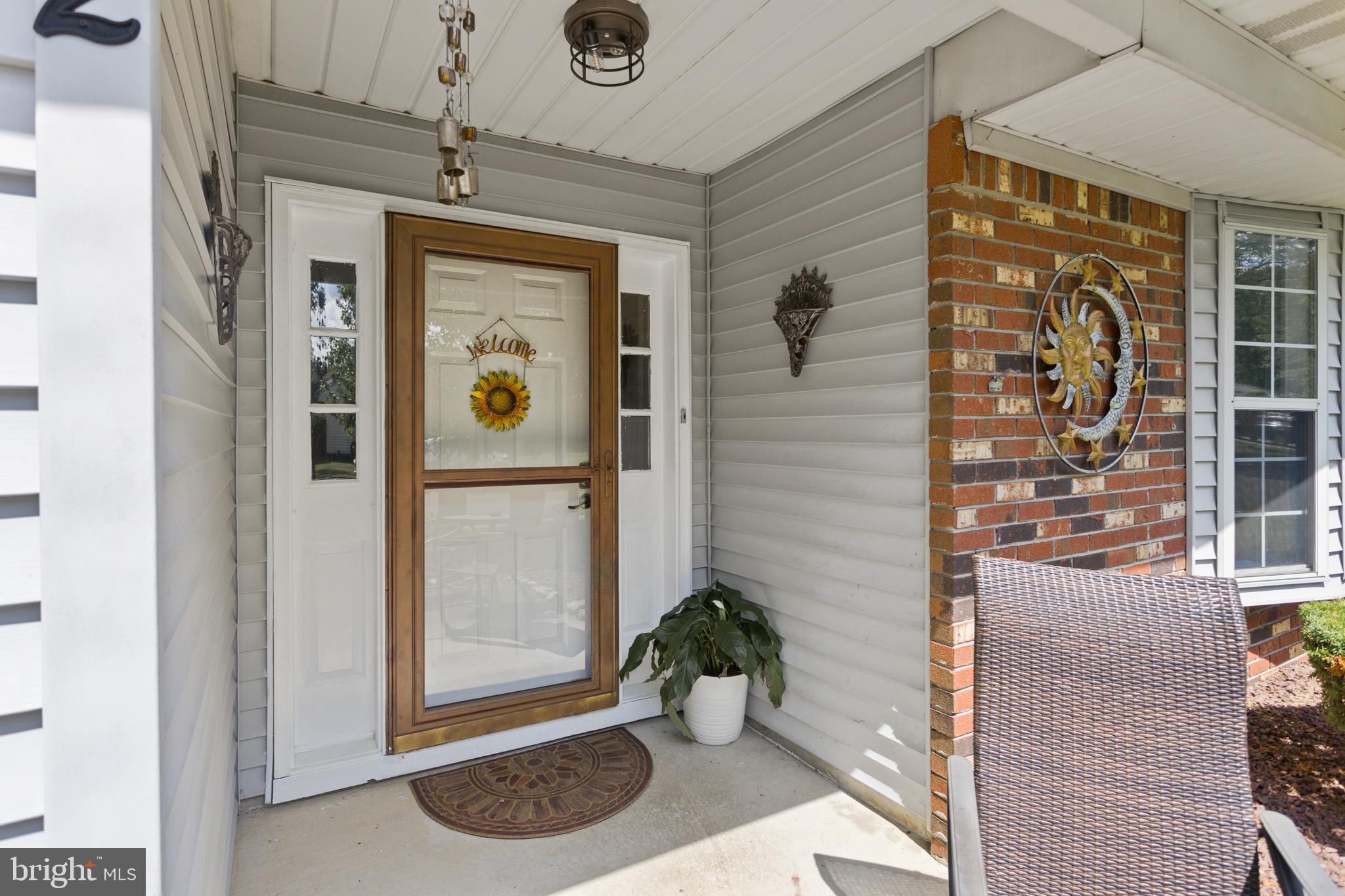 62 DEEP HOLLOW LANE N