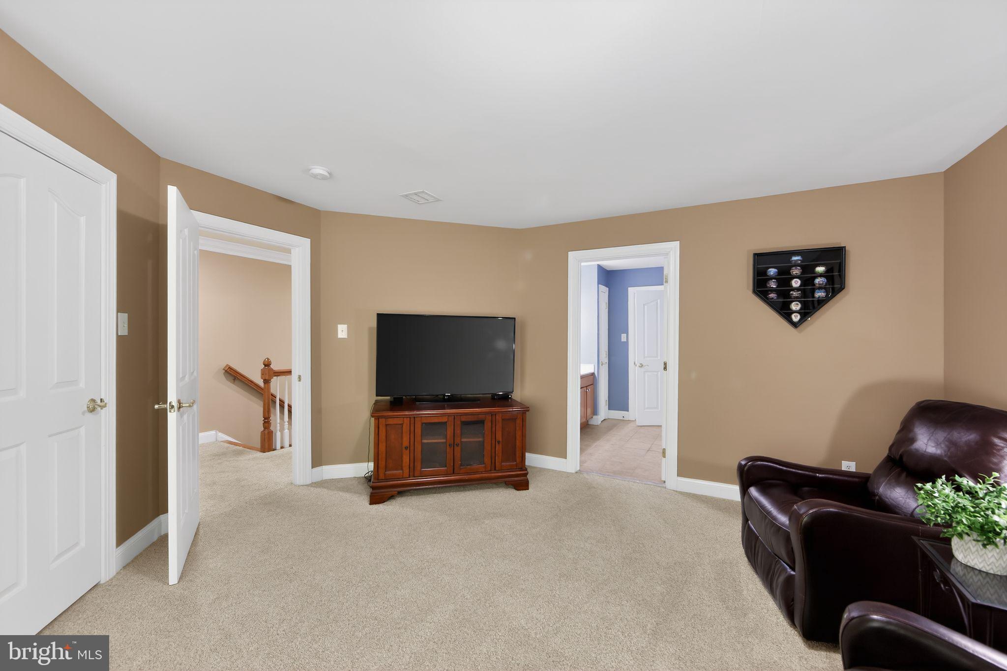 VIRGINIA GLEN - Residential