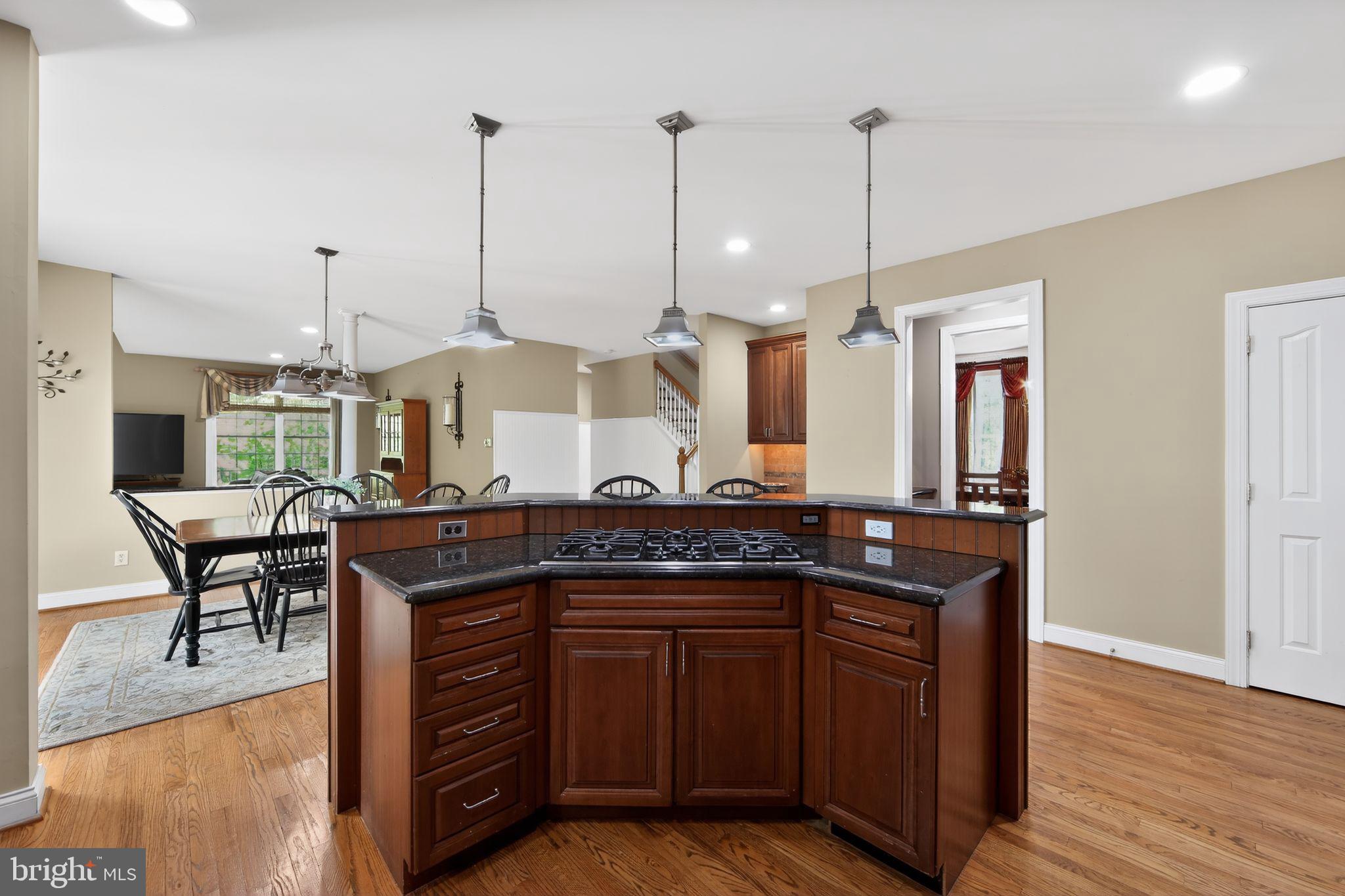 VIRGINIA GLEN - Residential