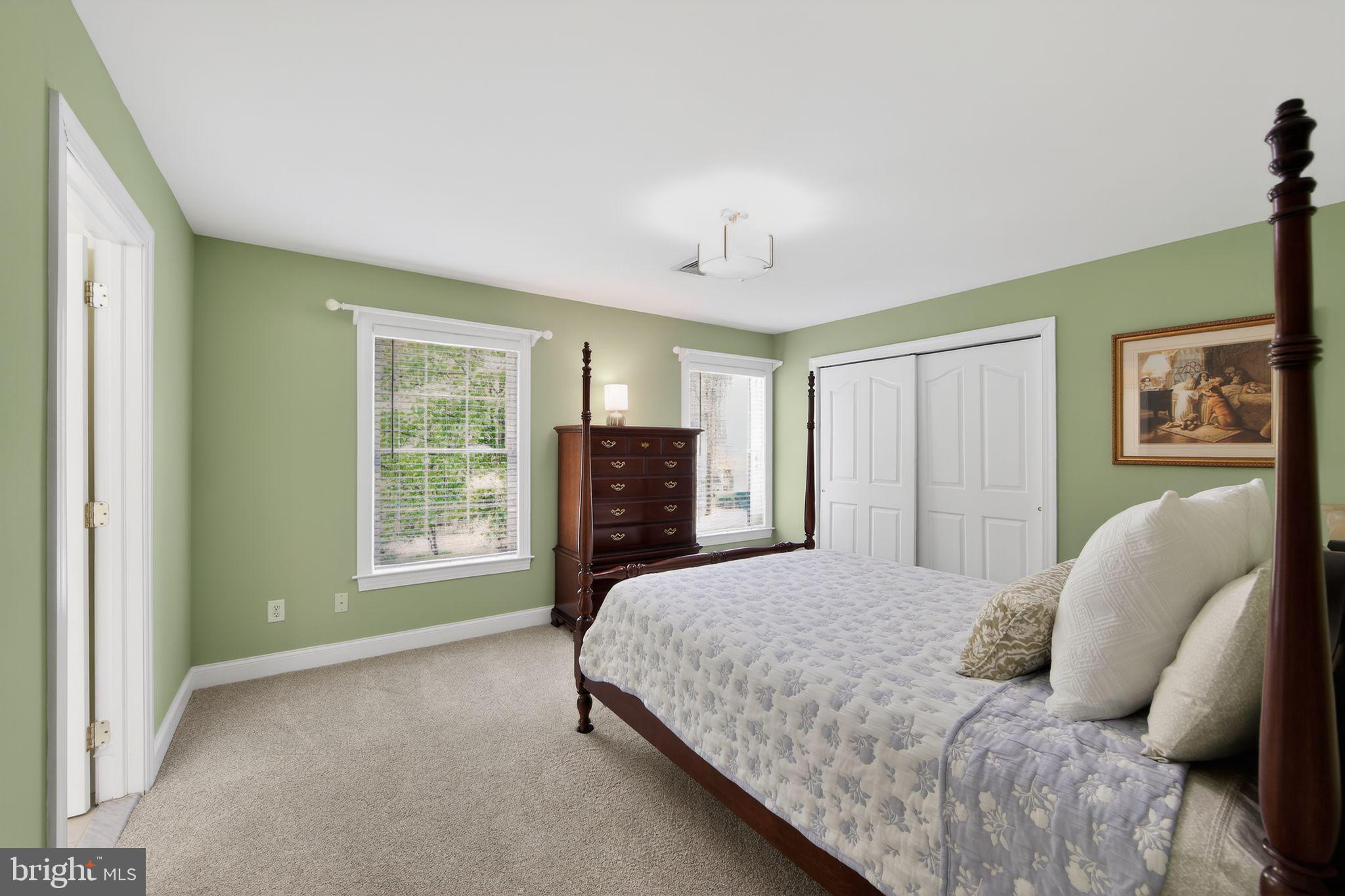 VIRGINIA GLEN - Residential