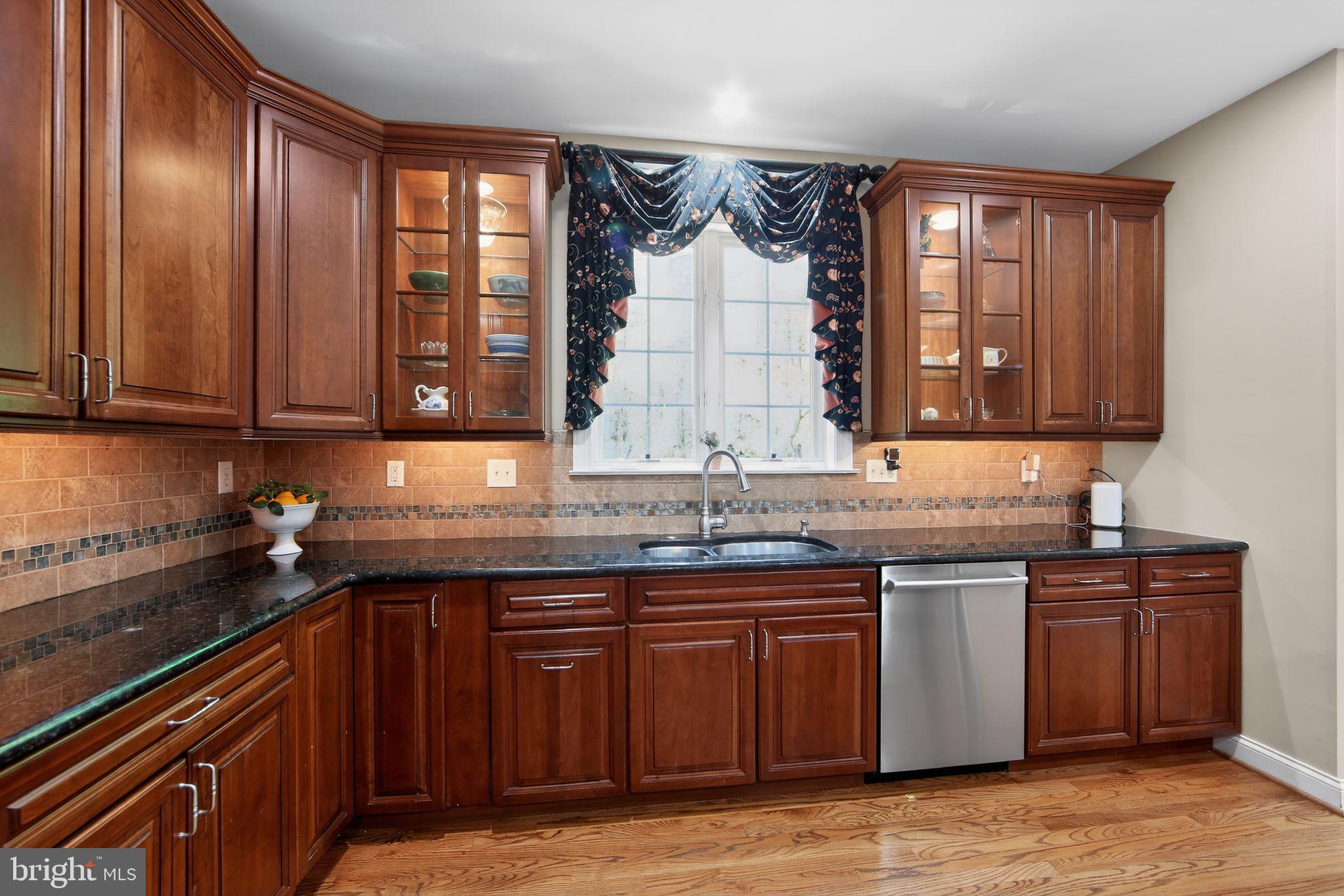 VIRGINIA GLEN - Residential
