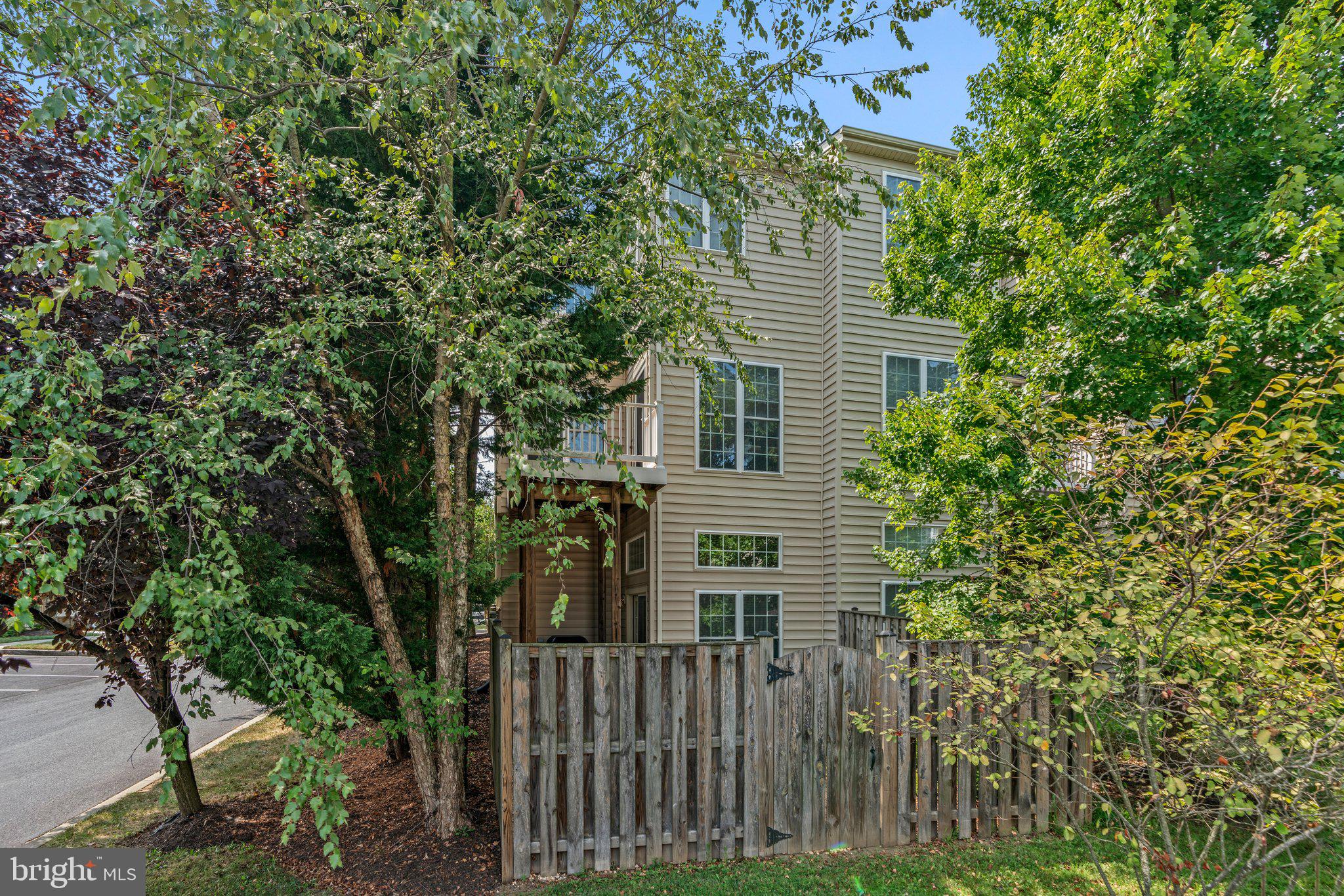 MONTJOY - Residential Lease