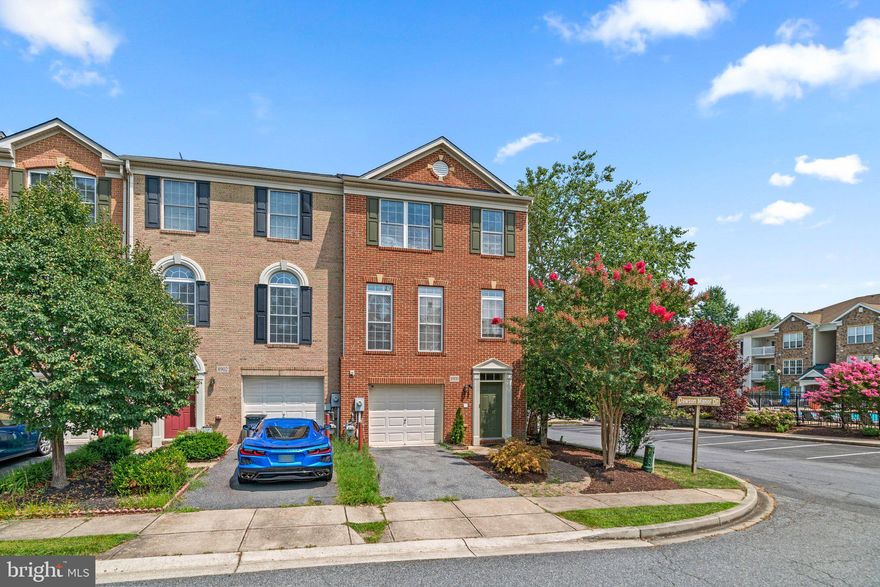 Beautiful End Unit Townhouse for Rent in a Prime Location. Welcome to your new home! This newer, end unit townhouse offers an exceptional living experience with its modern design and prime location. Featuring 3 spacious bedrooms and 2 full bathrooms, and 2 additional half bathrooms, this home is perfect for families or anyone seeking comfort and convenience. Additionally, there is an extra bedroom or bonus room on the main level, with extra living room as well, providing flexible space for a home office, guest room, or play area. The home is filled with abundant natural lighting, creating a warm and inviting atmosphere.

You’ll love the big, open kitchen, which features a separate dining room and a charming bump-out perfect for a breakfast area or morning room. The fully fenced-in yard is ideal for outdoor activities, offering privacy and space to relax. The community is family-friendly and comes with fantastic amenities, including a pool and multiple playgrounds. You’ll love the convenience of being close to numerous shops and restaurants, making errands and dining out a breeze.

For commuters, this location is perfect with easy access to major highways and public transportation routes, ensuring a smooth daily commute. Don’t miss the opportunity to live in this beautiful townhouse in a vibrant and convenient community. Contact us today to schedule a viewing and make this your new home!