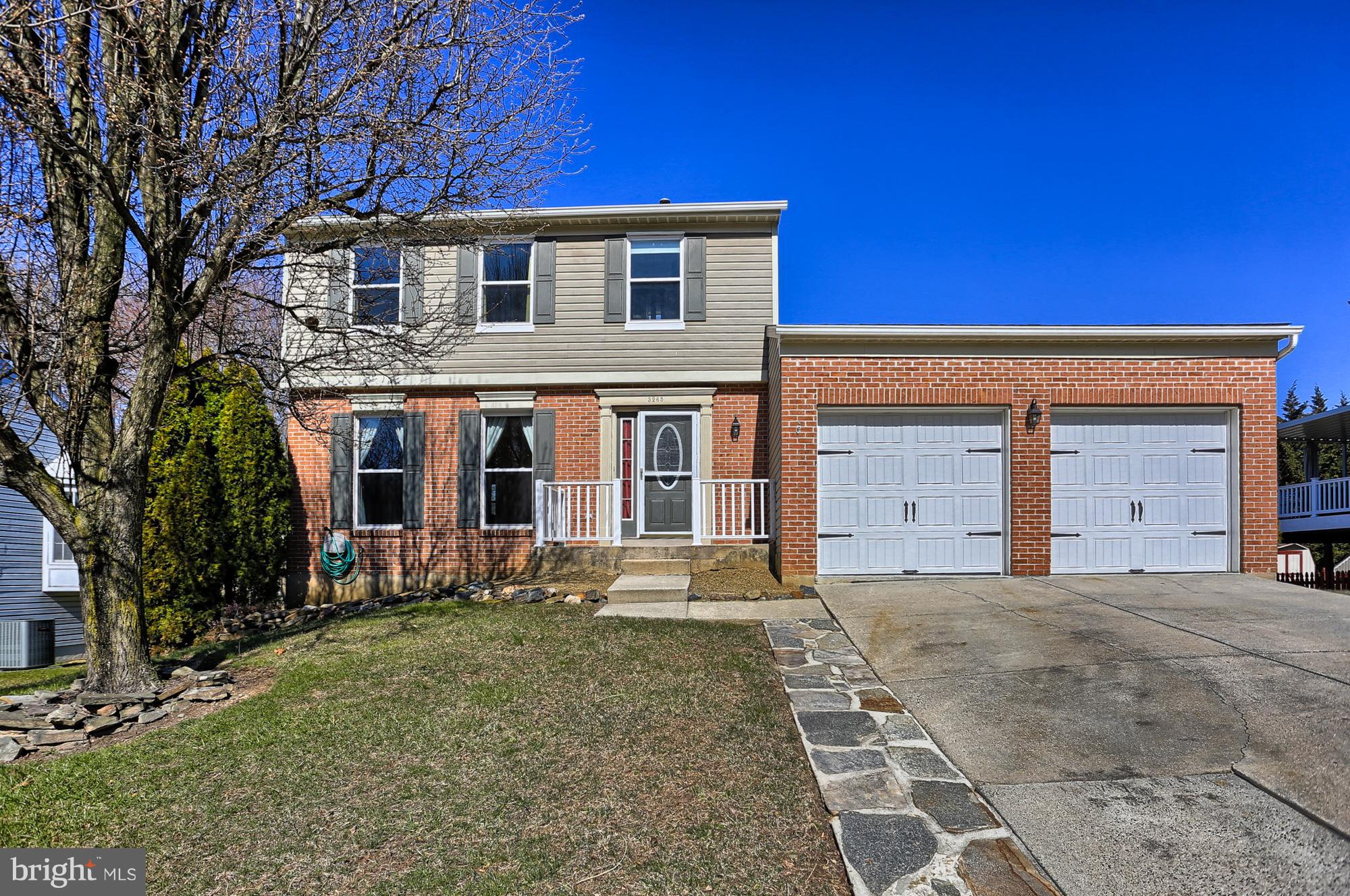 This wonderful home is waiting for you! Beautiful hardwood floors thruout 1st floor, granite kit counters, wainscoting, crown molding,MBA, walk in closet, recessed lighting, 4th bedroom LL, great rec room, full bath in LL w/ceramic tile etc! Roof and gutters replaced w/50 yr shingles in 2016, water heater replaced 2017. Sliders to large deck and nice back yard for entertaining. All appliances incl