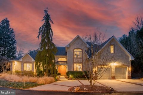 Photo of 5902 Bradley Boulevard, BETHESDA, MD 20814 (MLS # MDMC2213910)