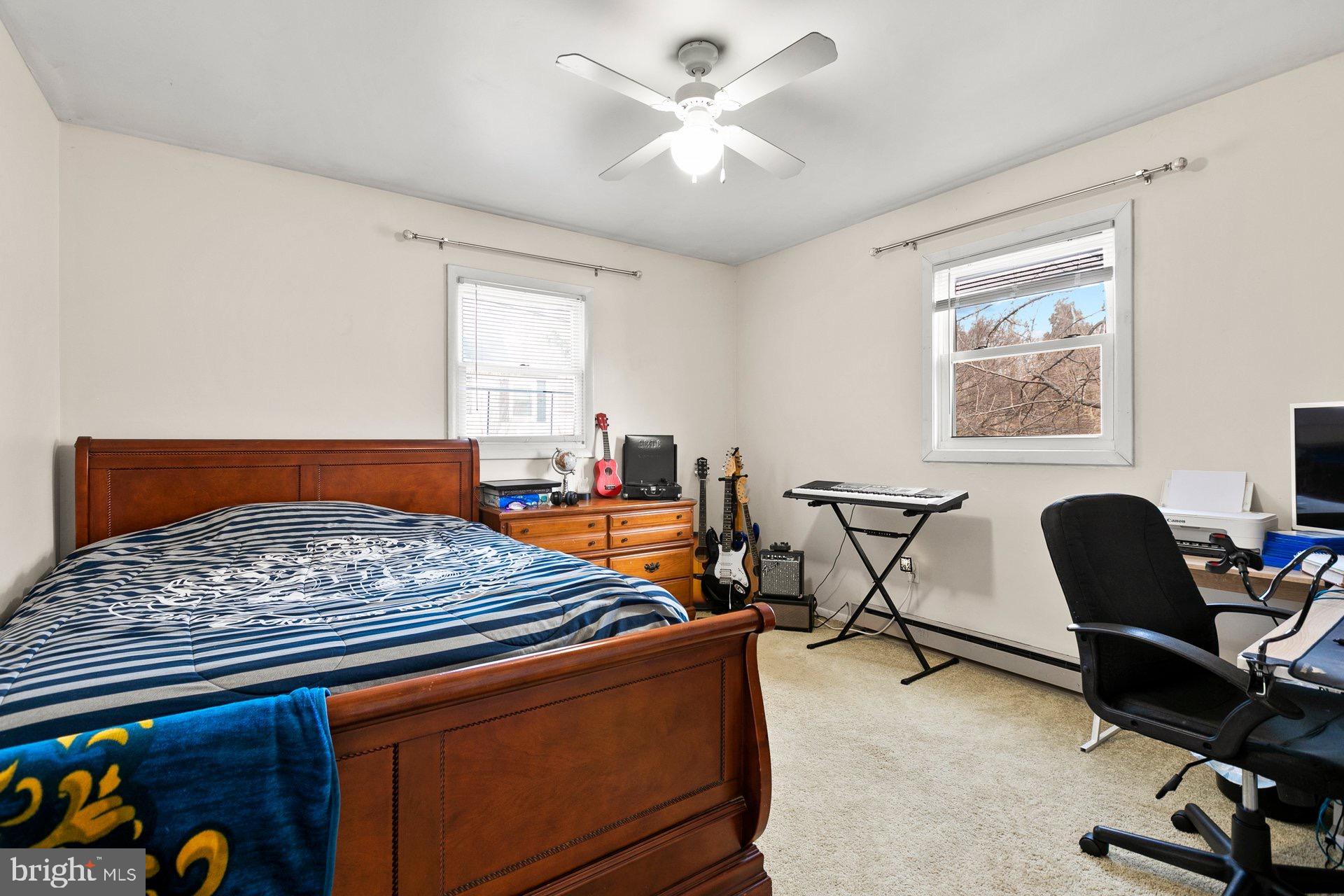 BREEZY POINT - Residential