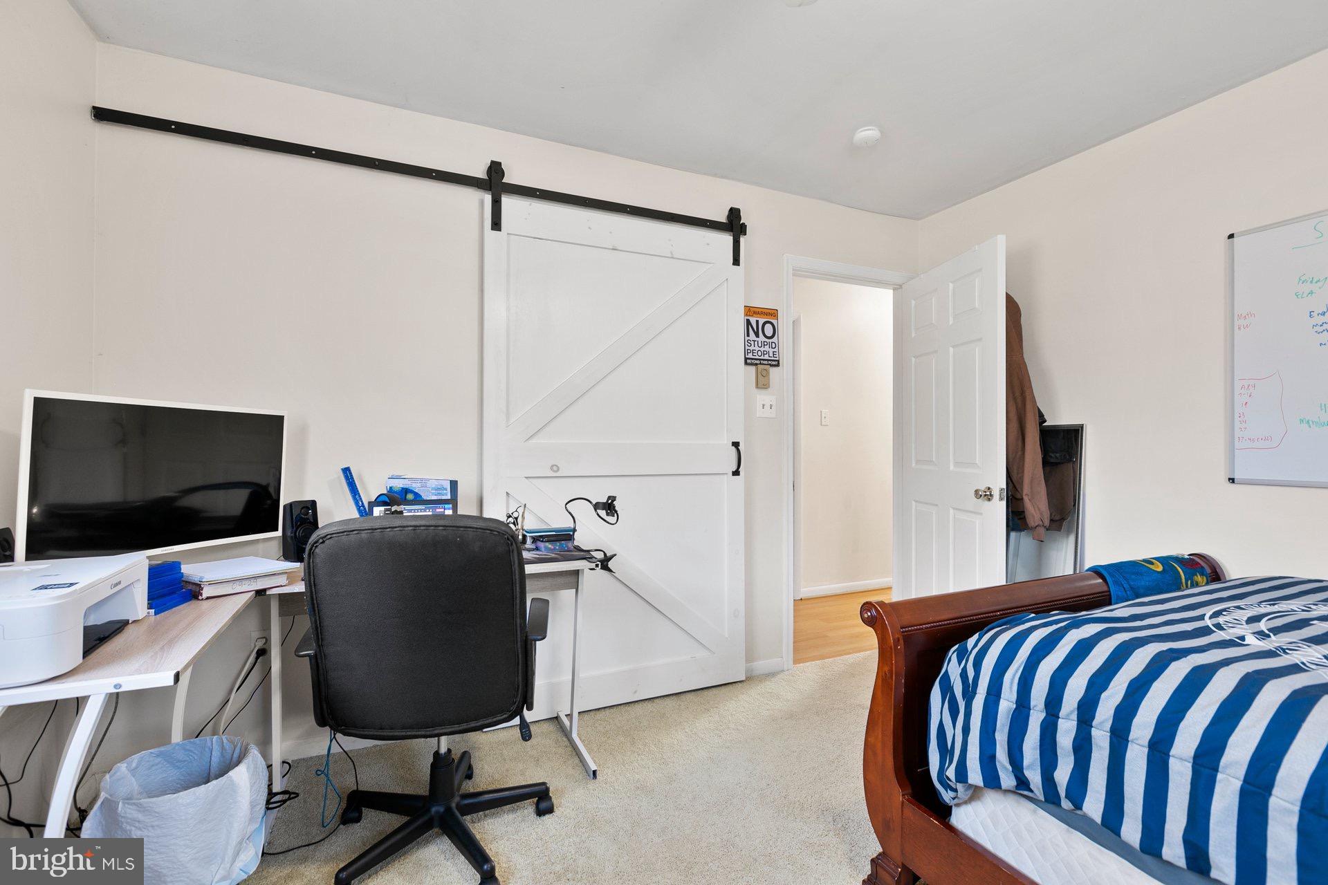 BREEZY POINT - Residential