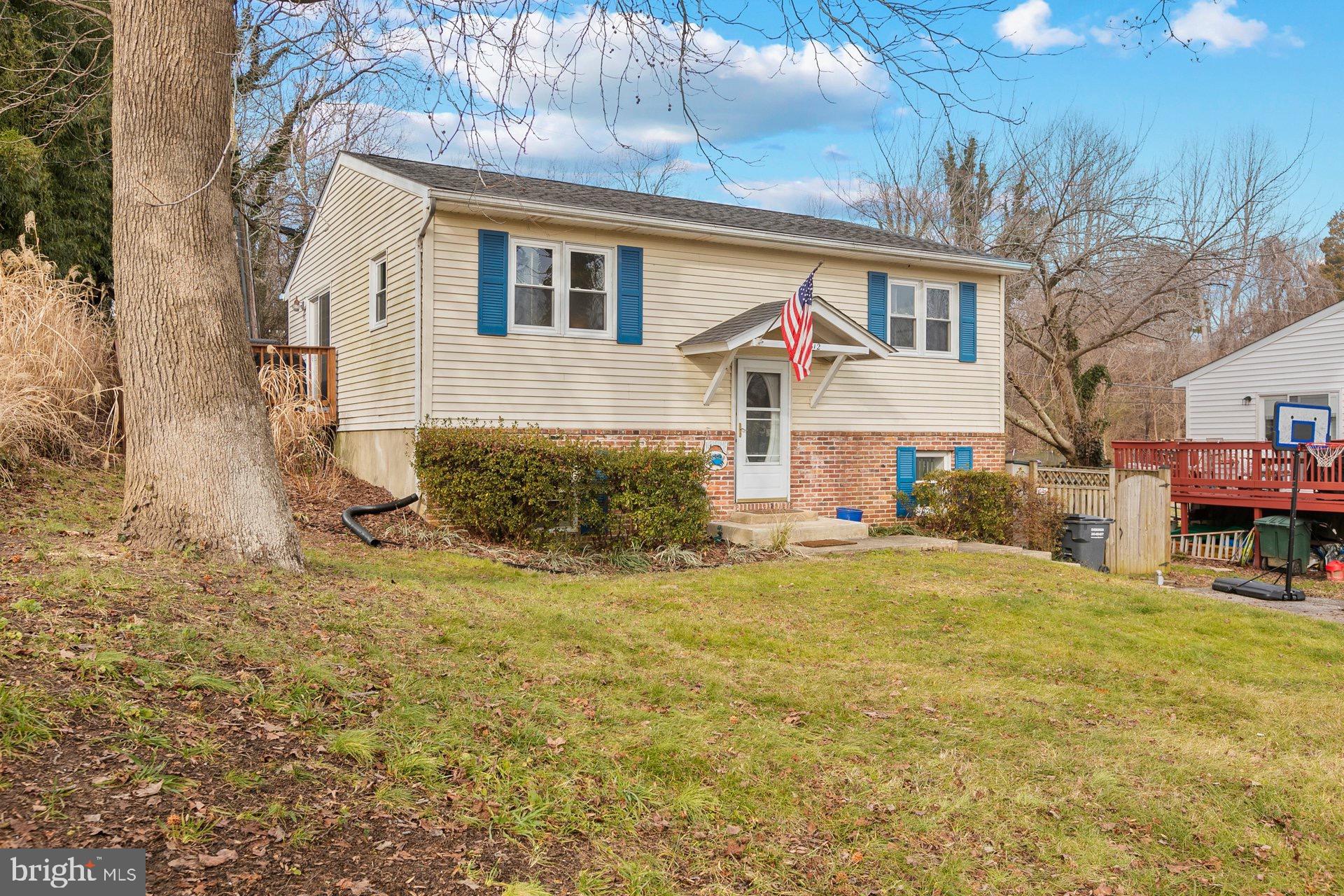 BREEZY POINT - Residential