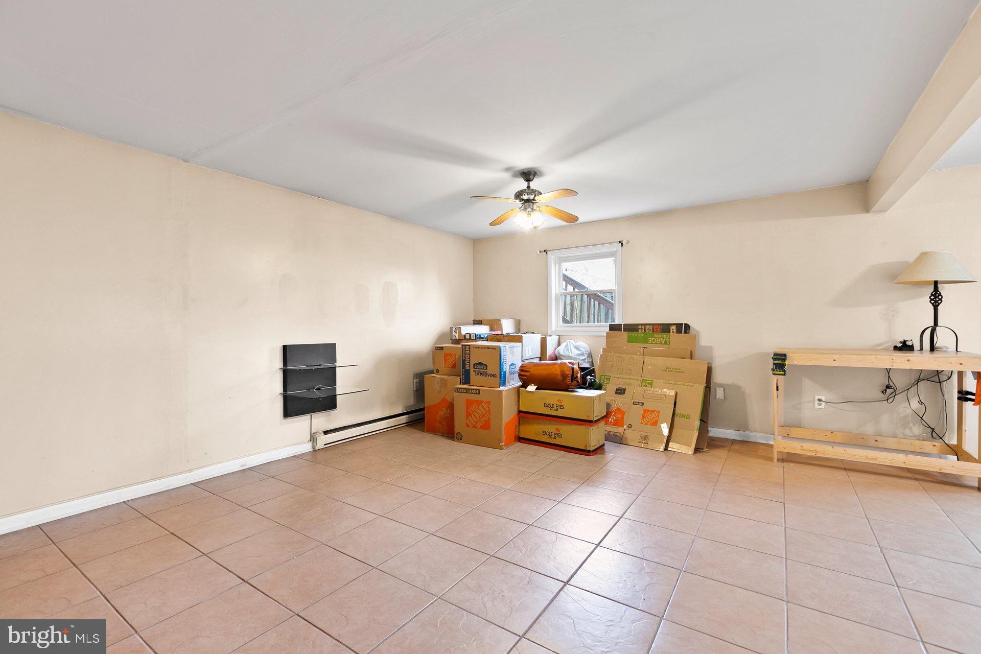 BREEZY POINT - Residential