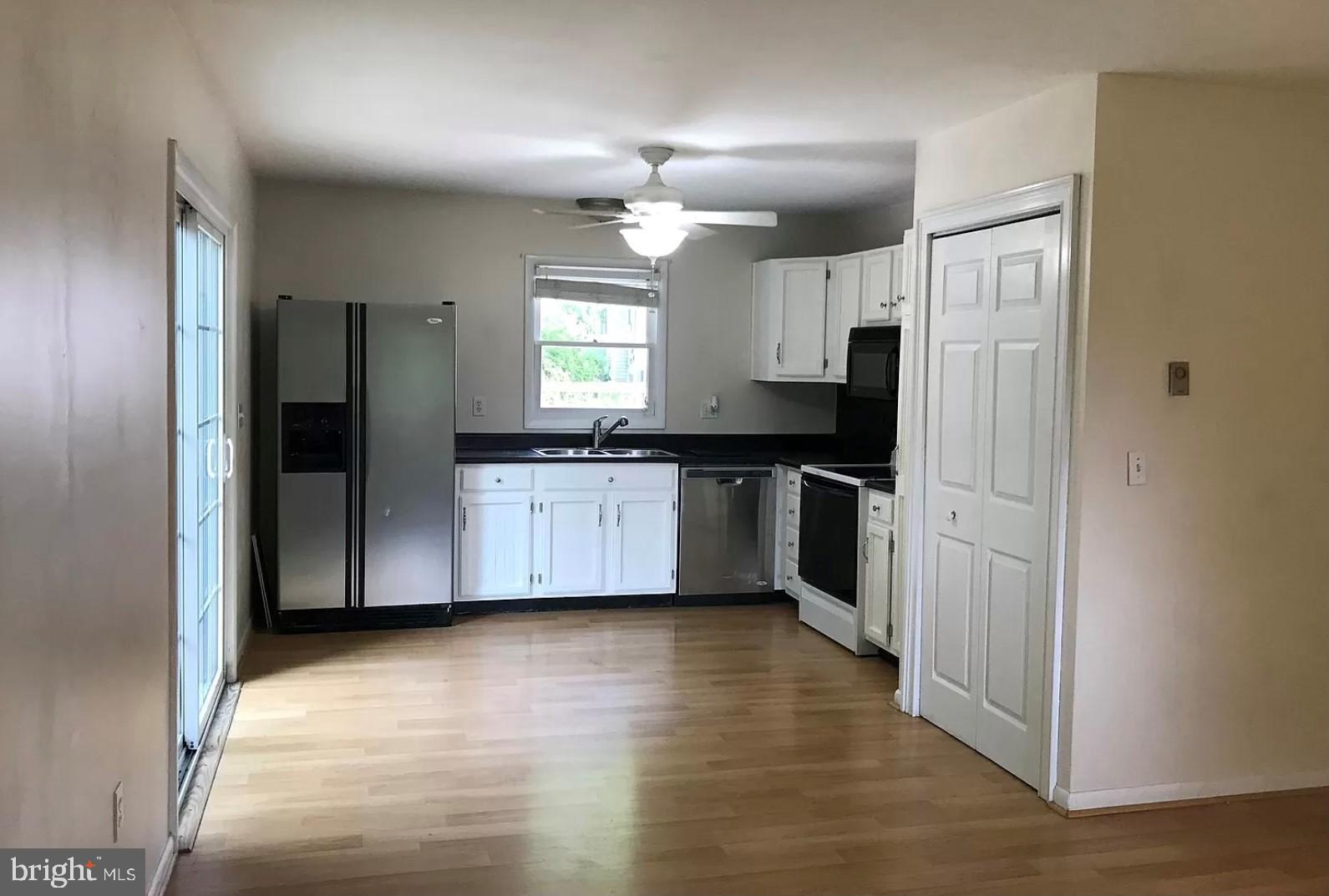 BREEZY POINT - Residential