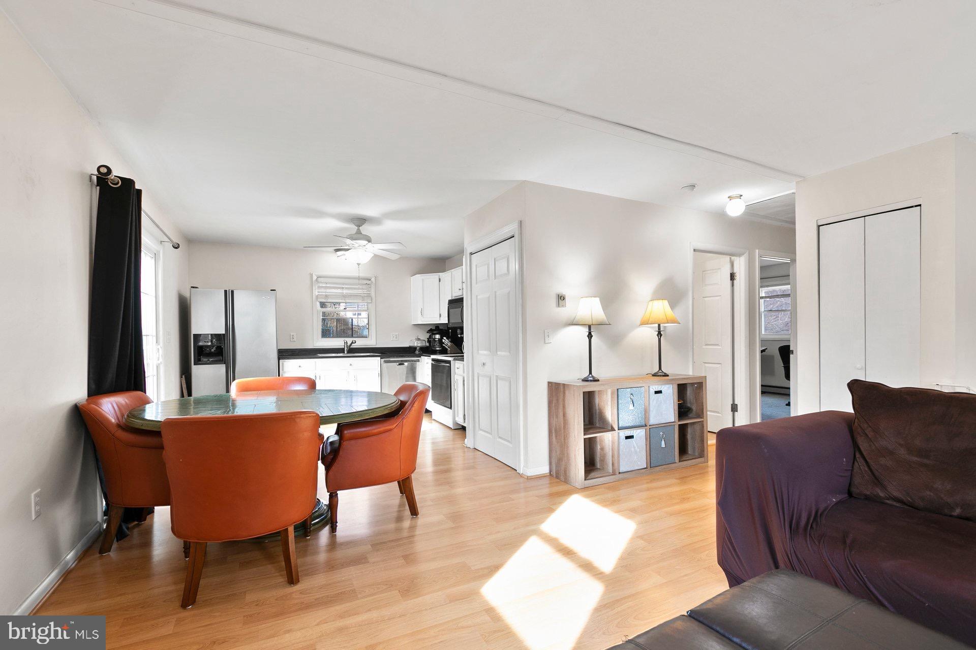 BREEZY POINT - Residential