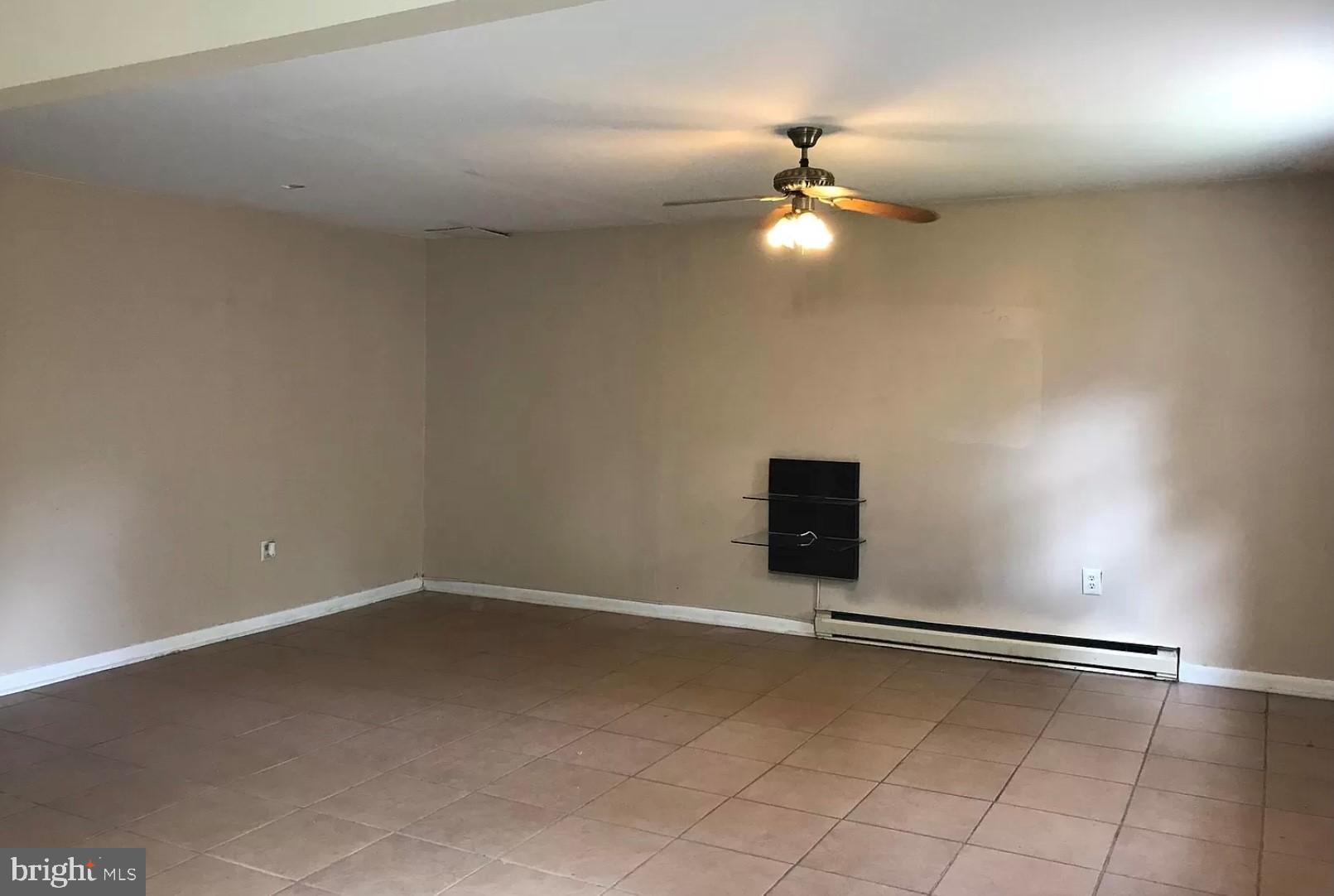 BREEZY POINT - Residential