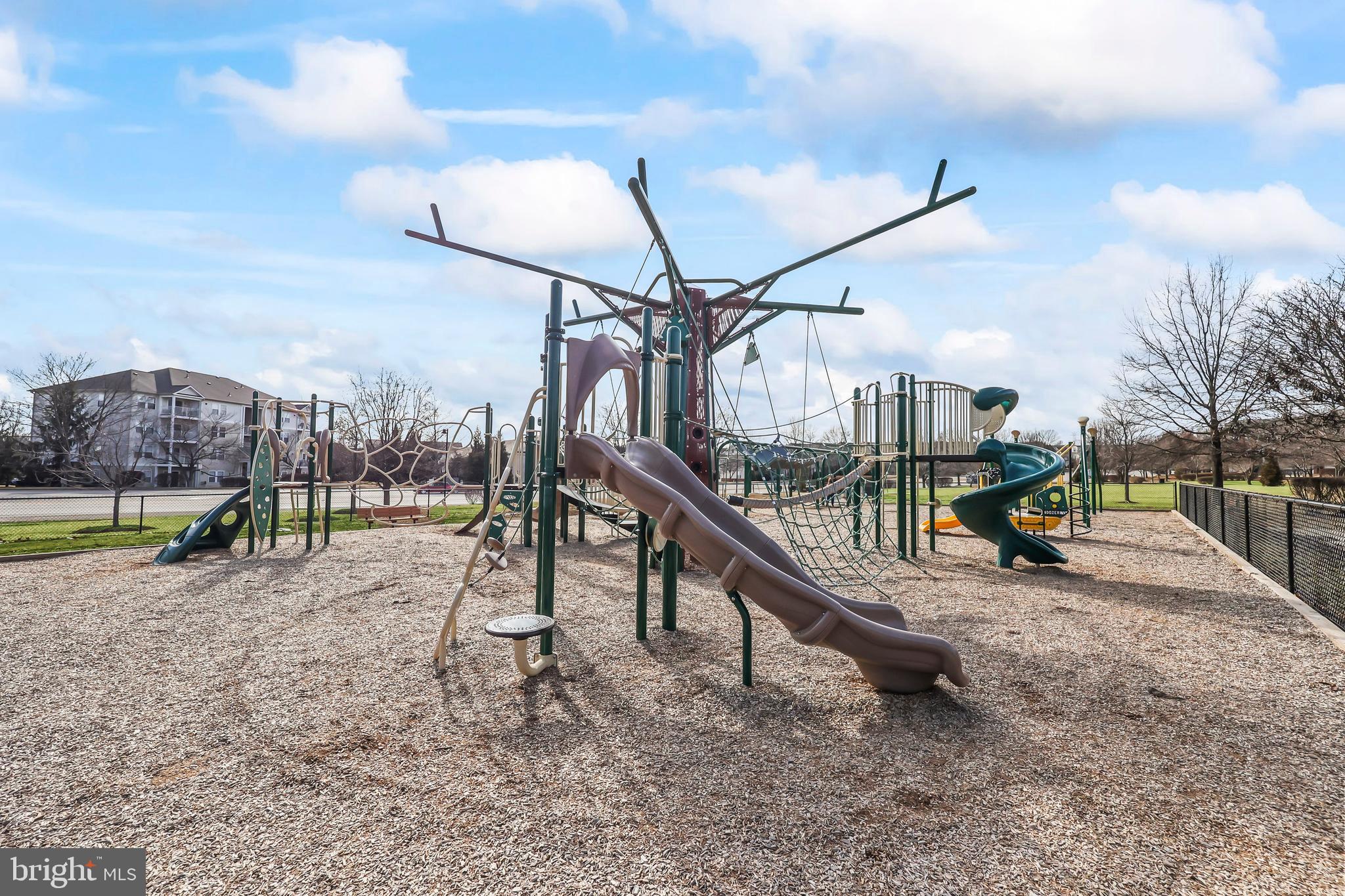 ASHBURN VILLAGE - Residential