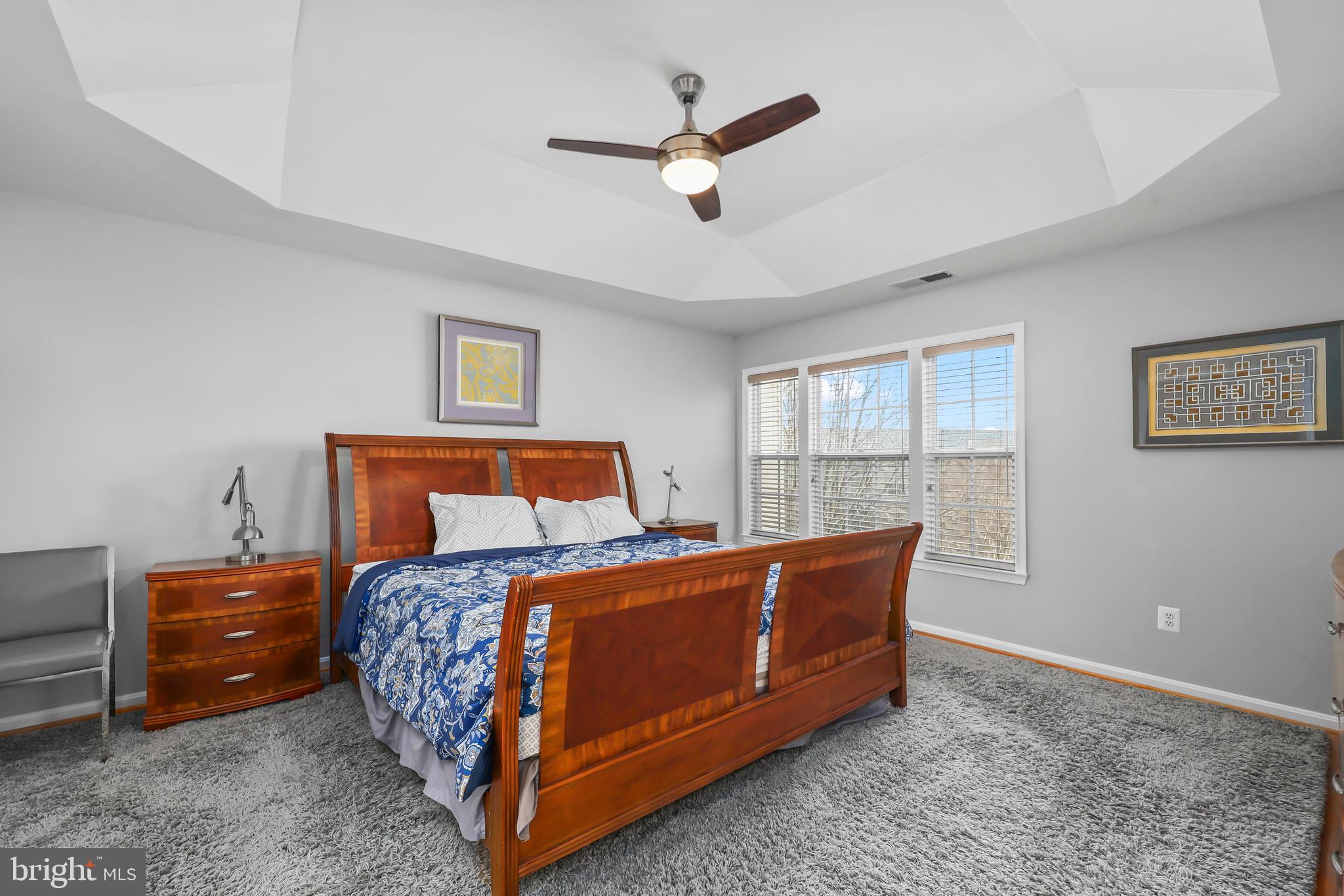 ASHBURN VILLAGE - Residential