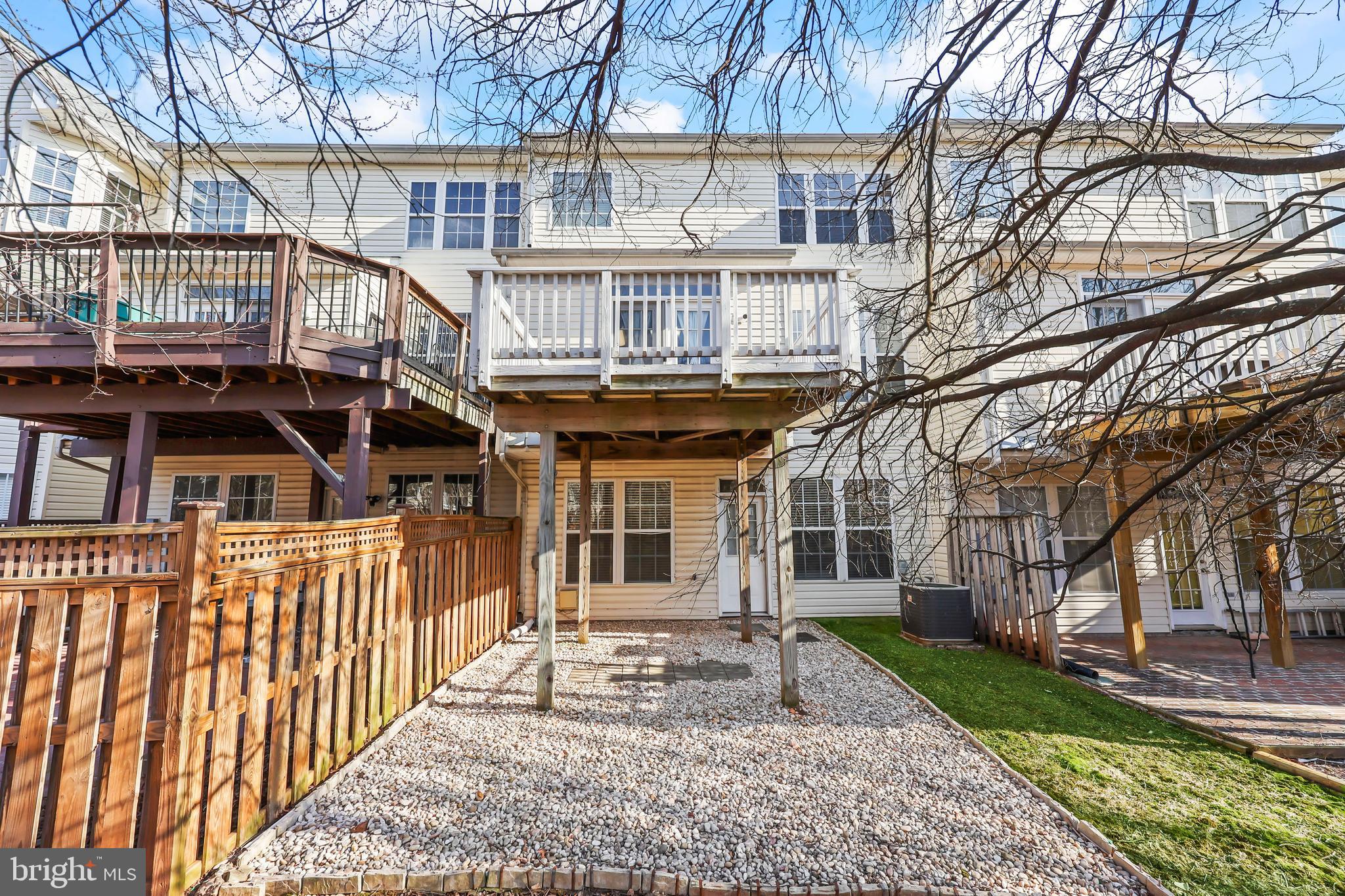 ASHBURN VILLAGE - Residential