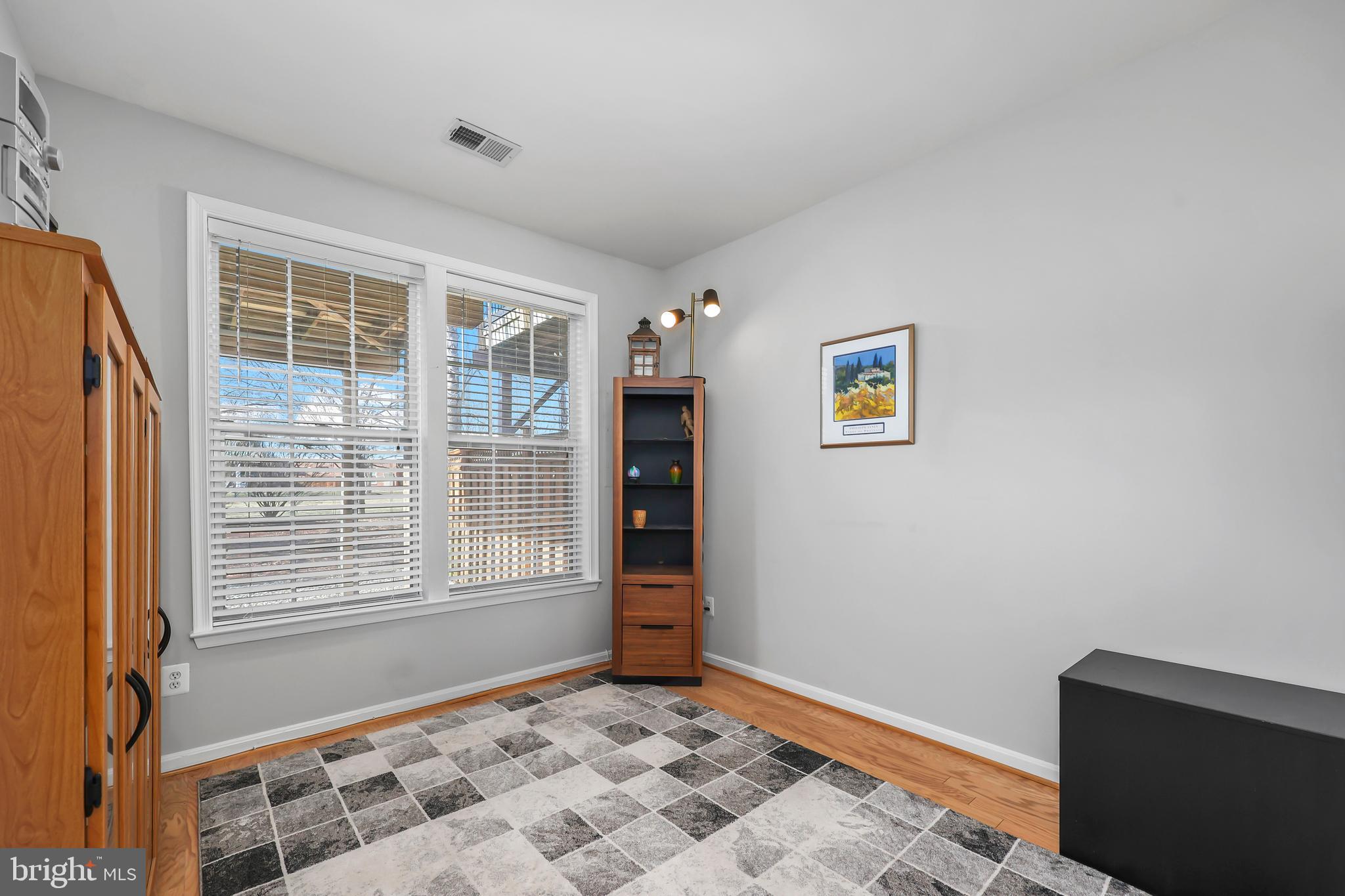 ASHBURN VILLAGE - Residential