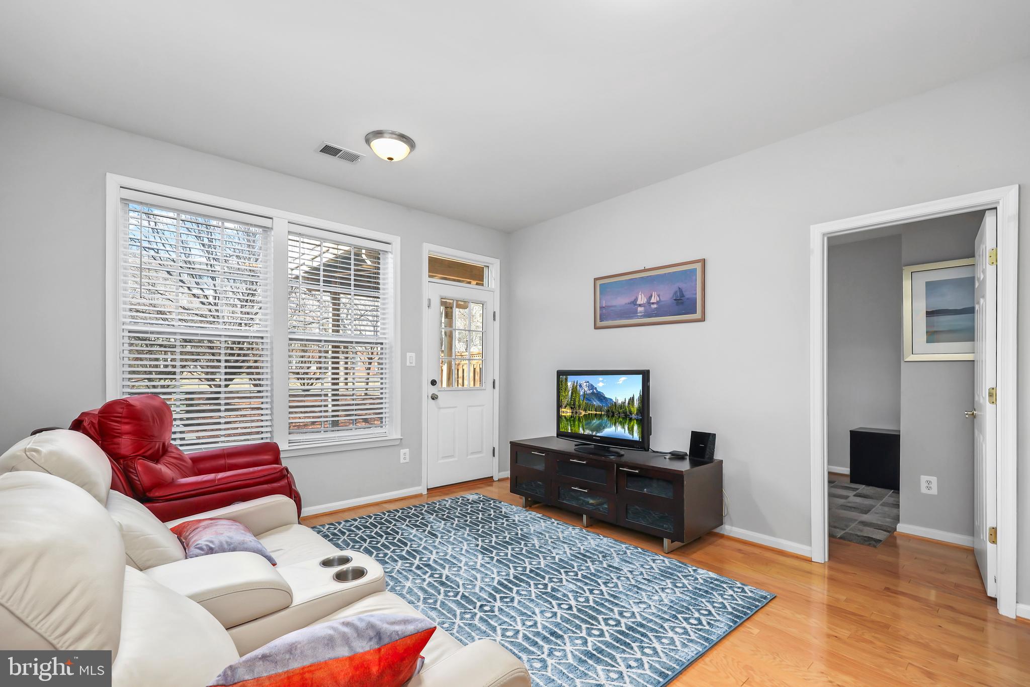 ASHBURN VILLAGE - Residential