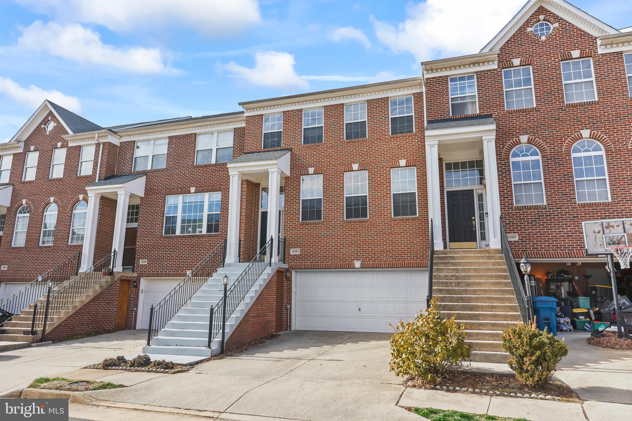 ASHBURN VILLAGE - Residential