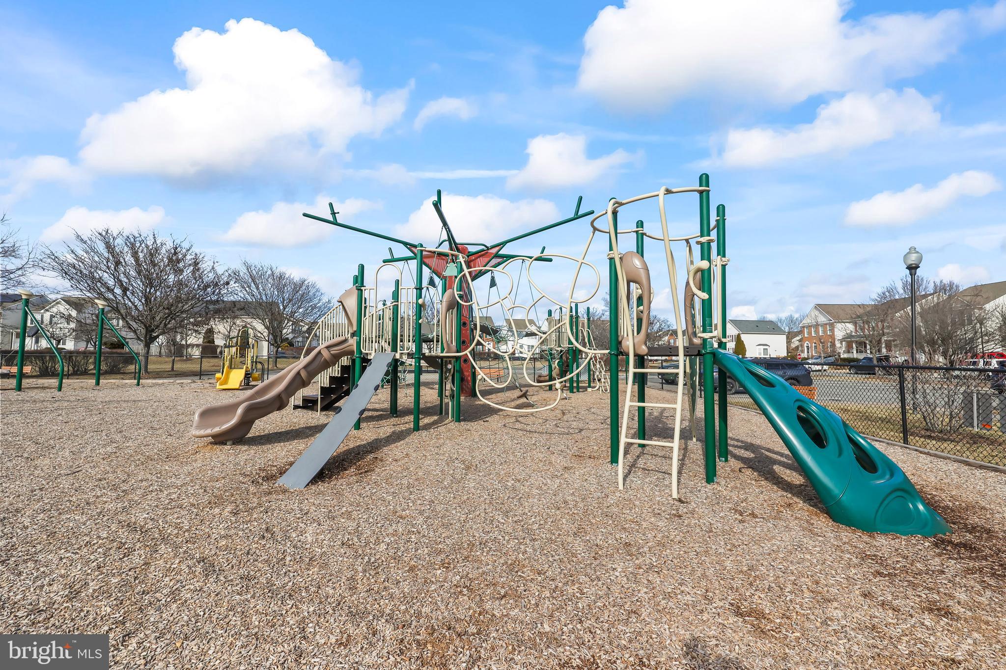 ASHBURN VILLAGE - Residential