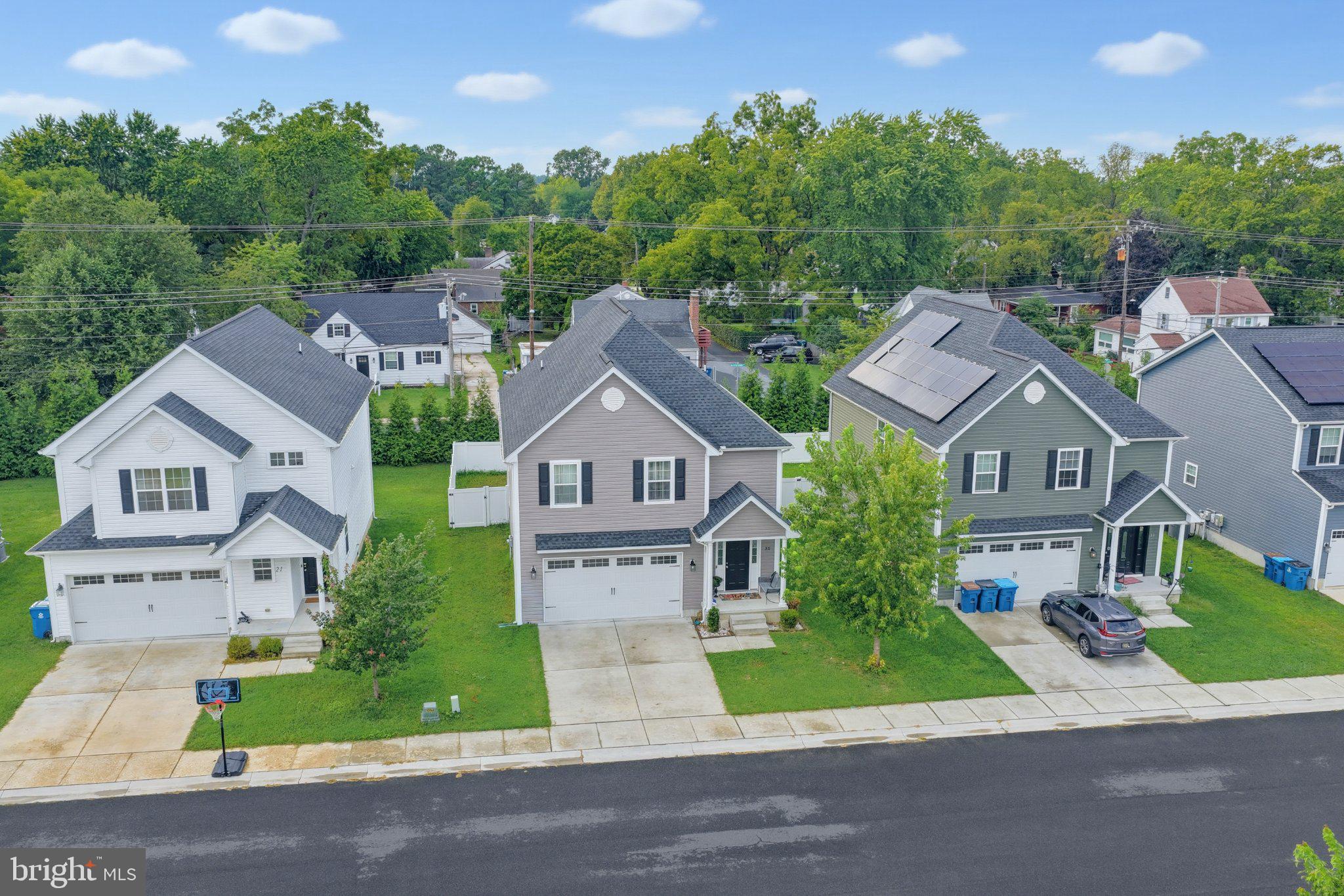 35 SCHOOLVIEW LANE