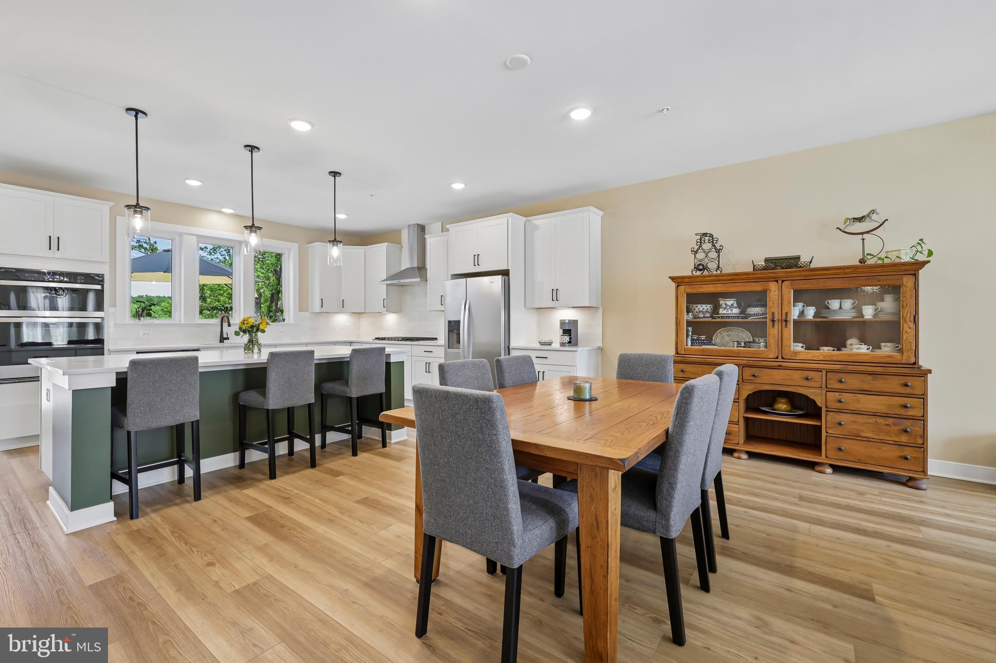 1120 CRESTED WOOD DRIVE