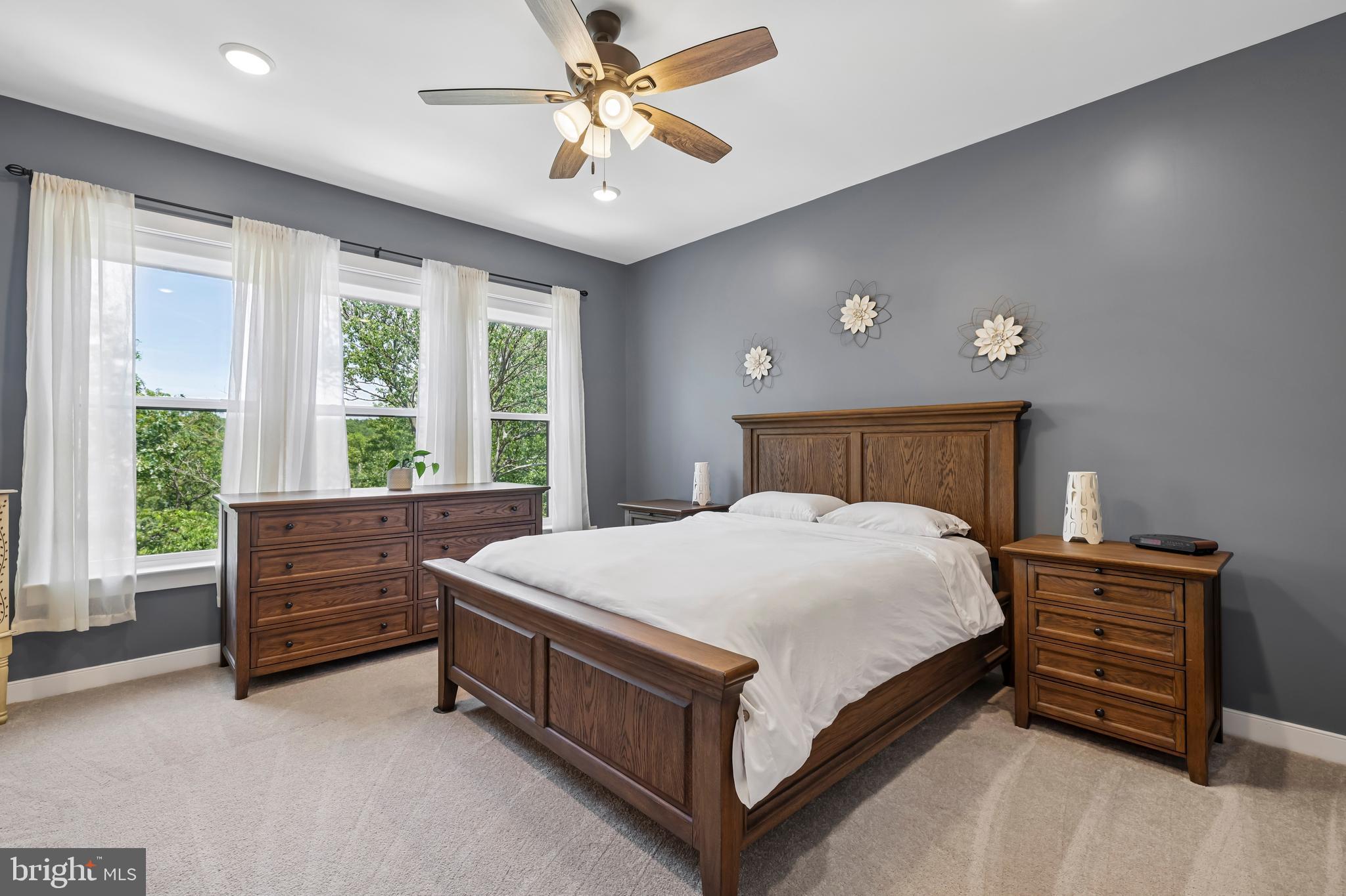 1120 CRESTED WOOD DRIVE