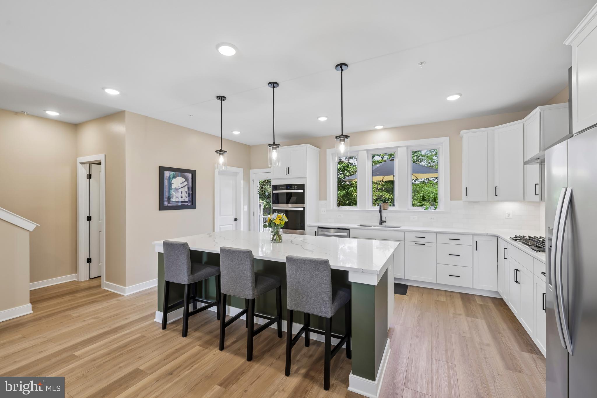 1120 CRESTED WOOD DRIVE