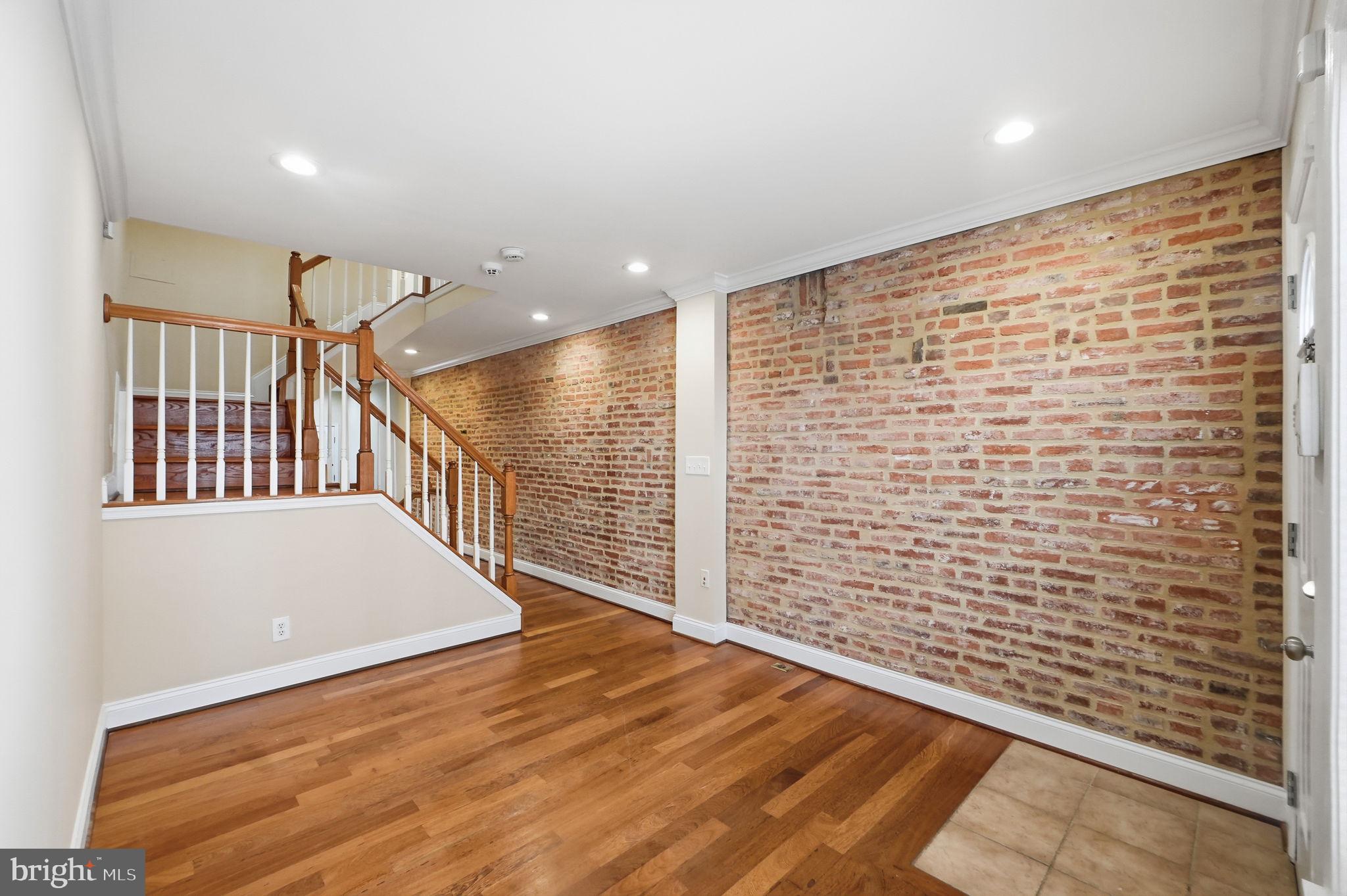 125 N DUNCAN STREET