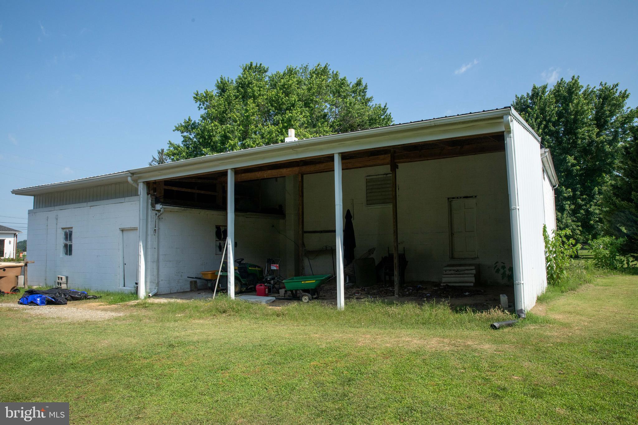 719 S DUPONT BOULEVARD