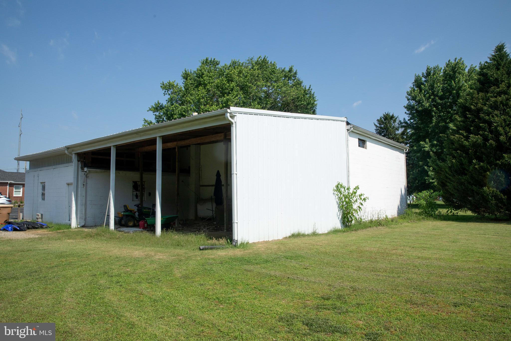 719 S DUPONT BOULEVARD