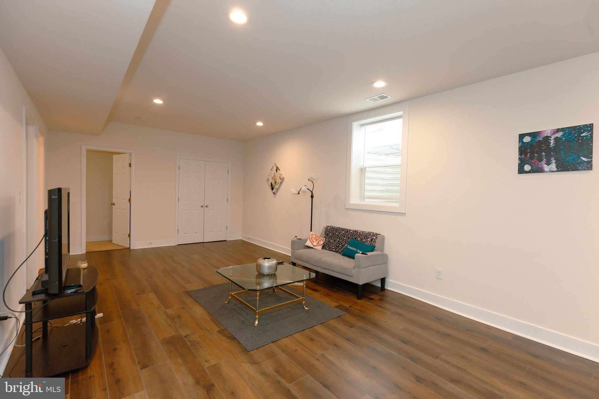 RIVERDALE - Residential Lease