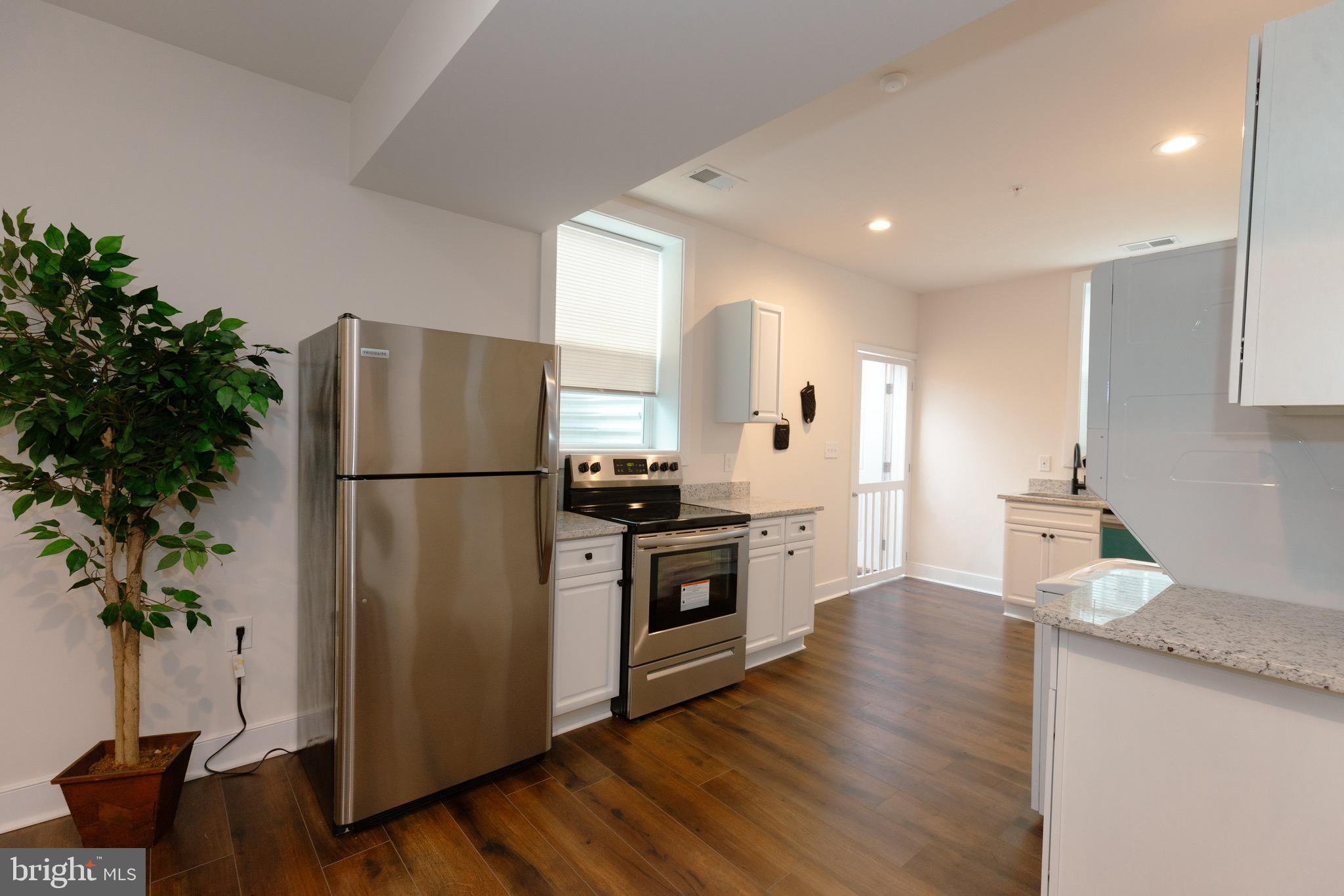 RIVERDALE - Residential Lease