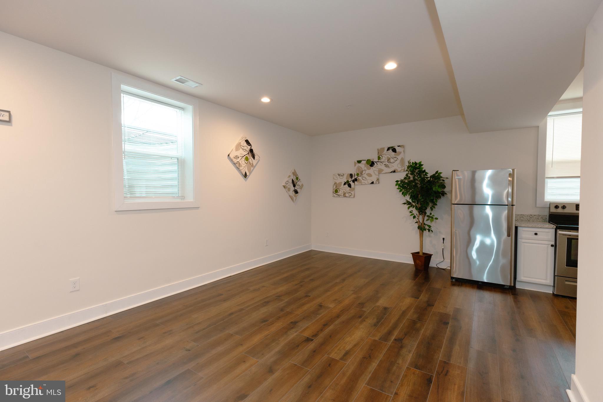 RIVERDALE - Residential Lease