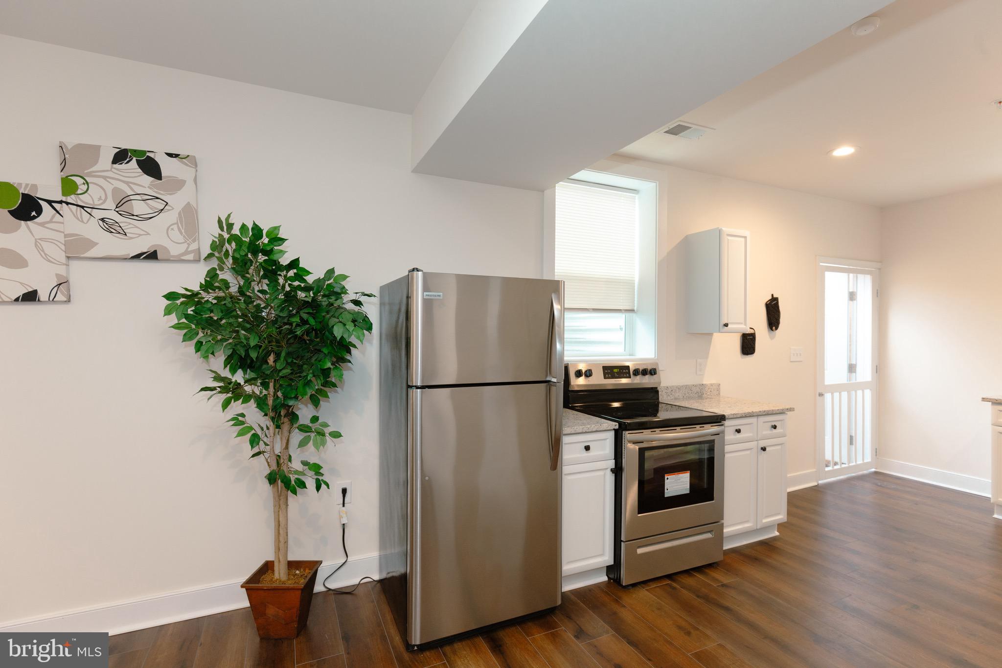 RIVERDALE - Residential Lease