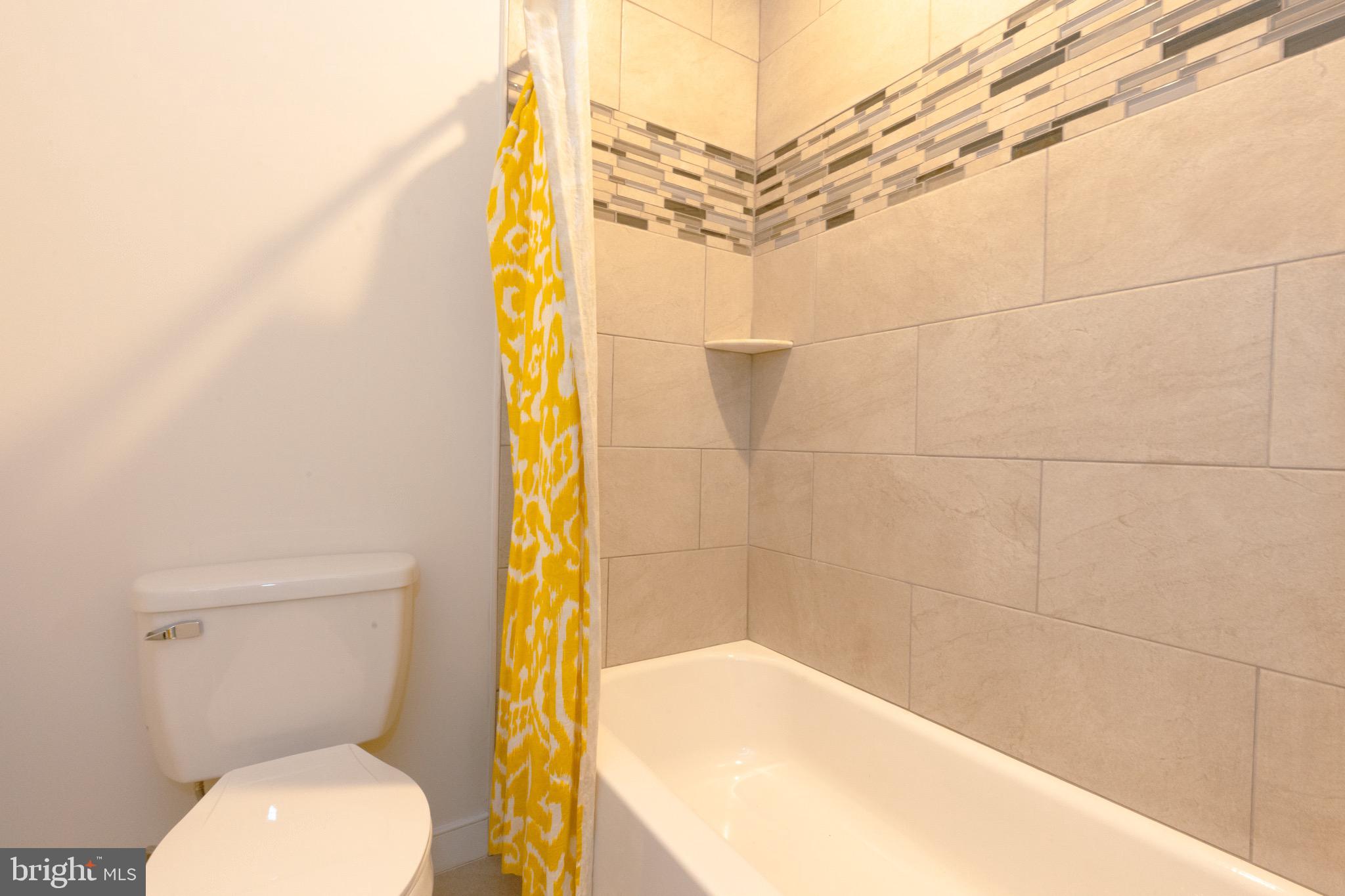 RIVERDALE - Residential Lease