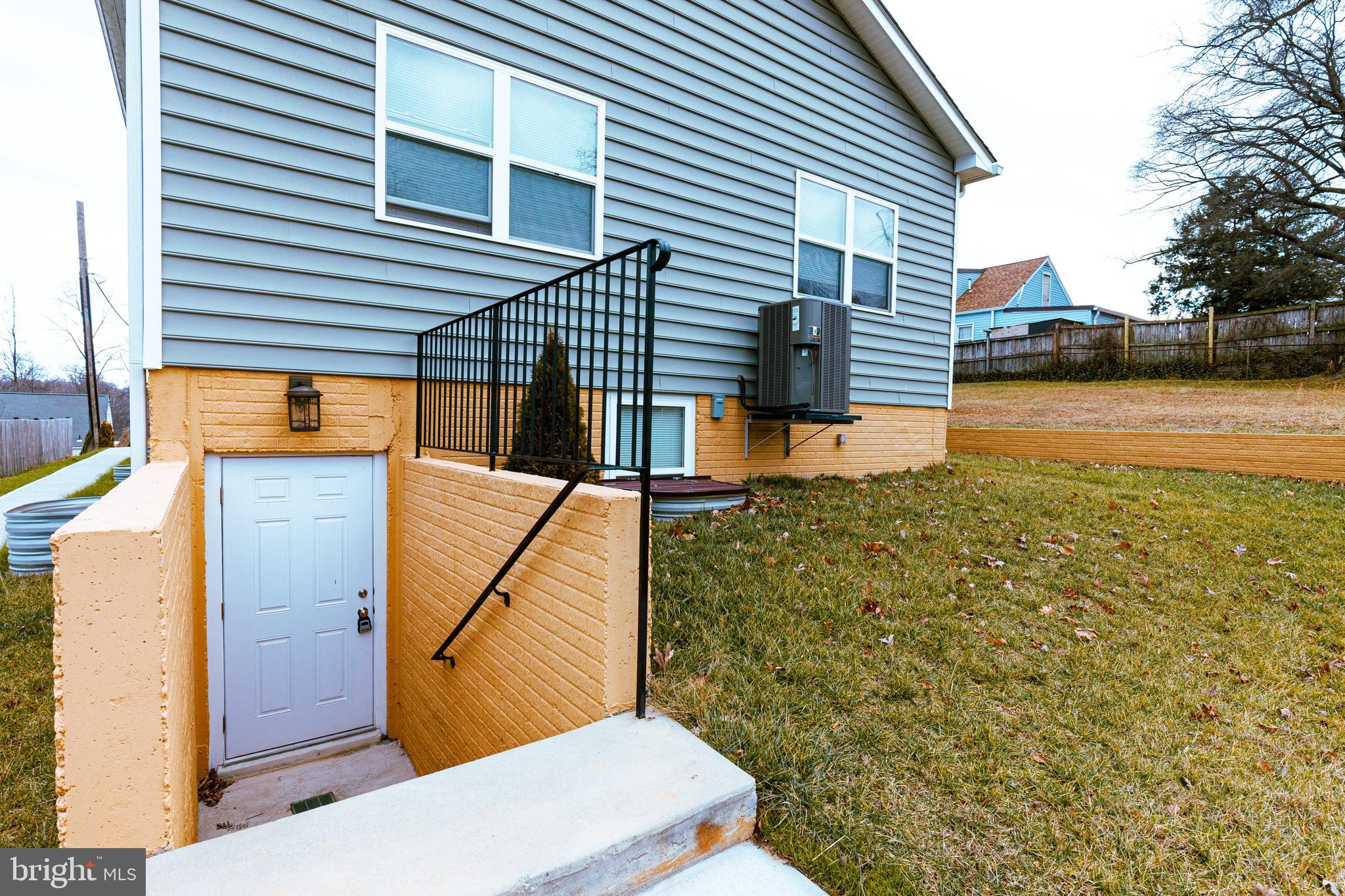 RIVERDALE - Residential Lease