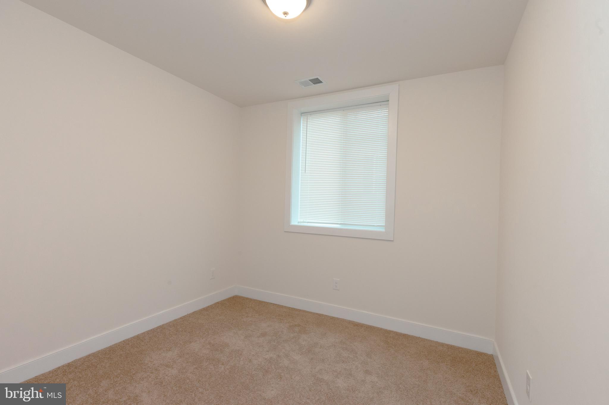 RIVERDALE - Residential Lease