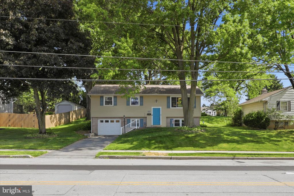 Photo of 650 E Willow Street, ELIZABETHTOWN, PA 17022 (MLS # PALA2089906)