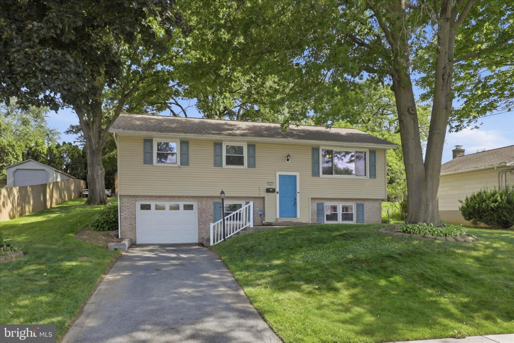 Photo of 650 E Willow Street, ELIZABETHTOWN, PA 17022 (MLS # PALA2089906)