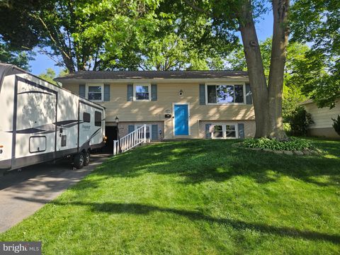 Photo of 650 E Willow Street, ELIZABETHTOWN, PA 17022 (MLS # PALA2089906)